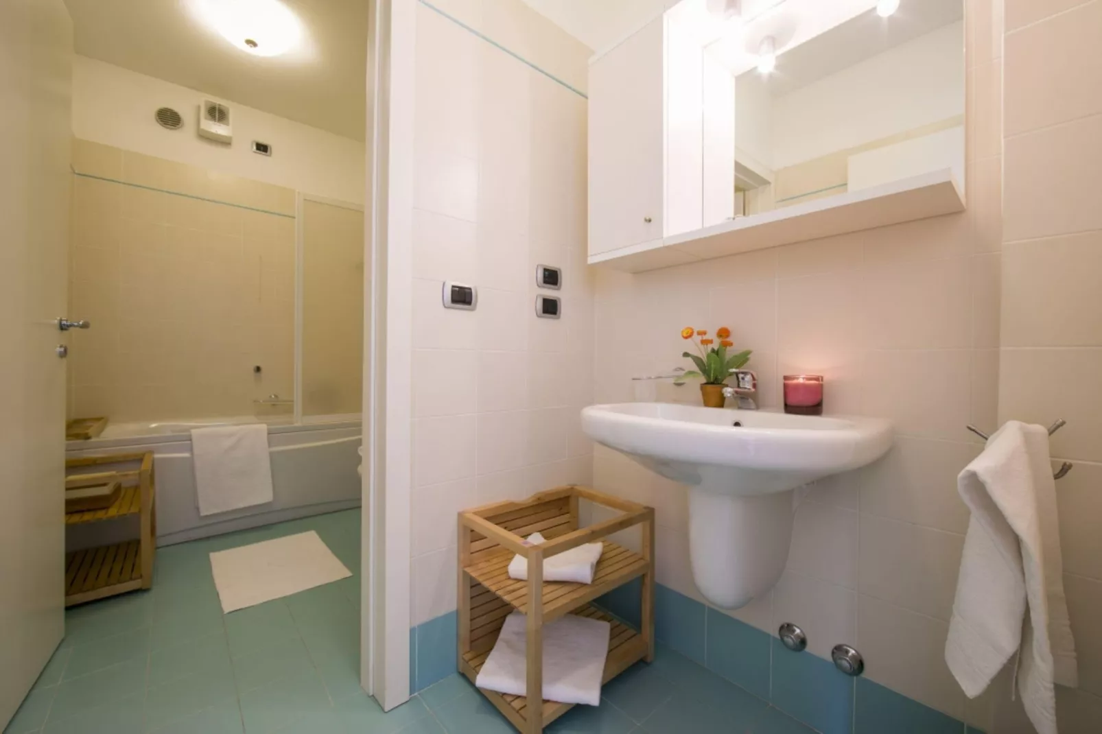 RESIDENCE PORTO LETIZIA - PALACE-1ROOM APT 4 PAX LAKE VIEW PLUS 8205 - P1LP4 - Bathroom