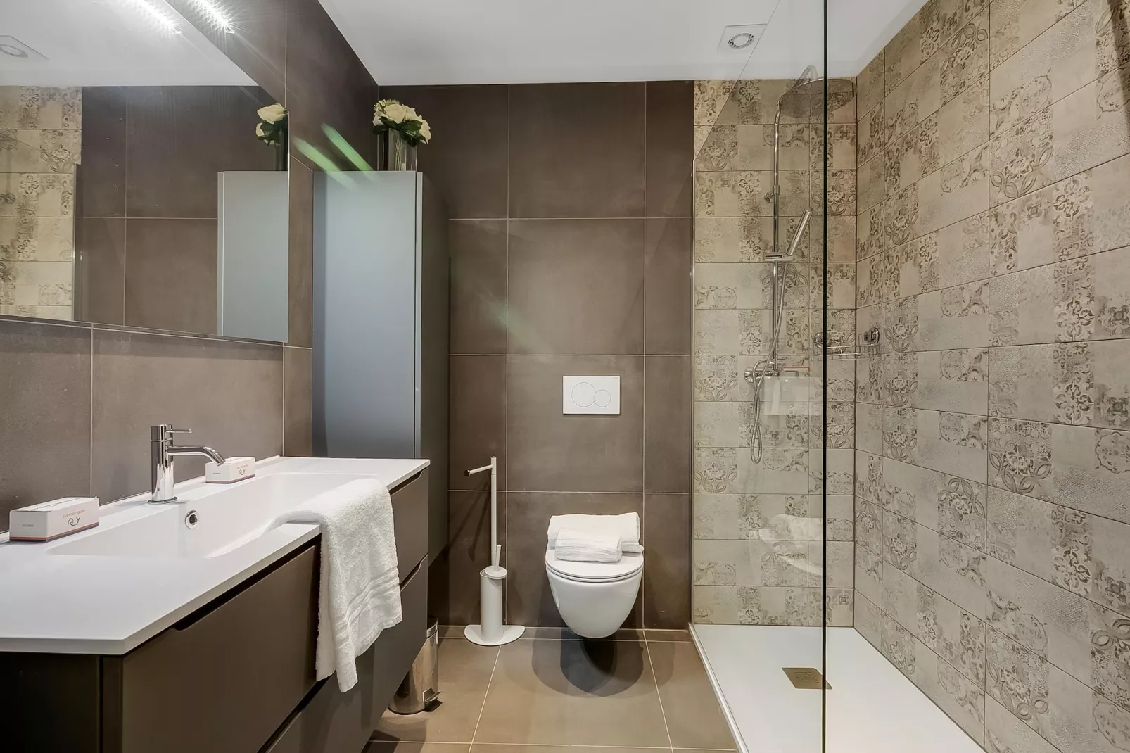 RESIDENCE PORTO LETIZIA - PALACE-1ROOM APT 4 PAX LAKE VIEW DELUXE 8206 - P1LD4 - Badezimmer