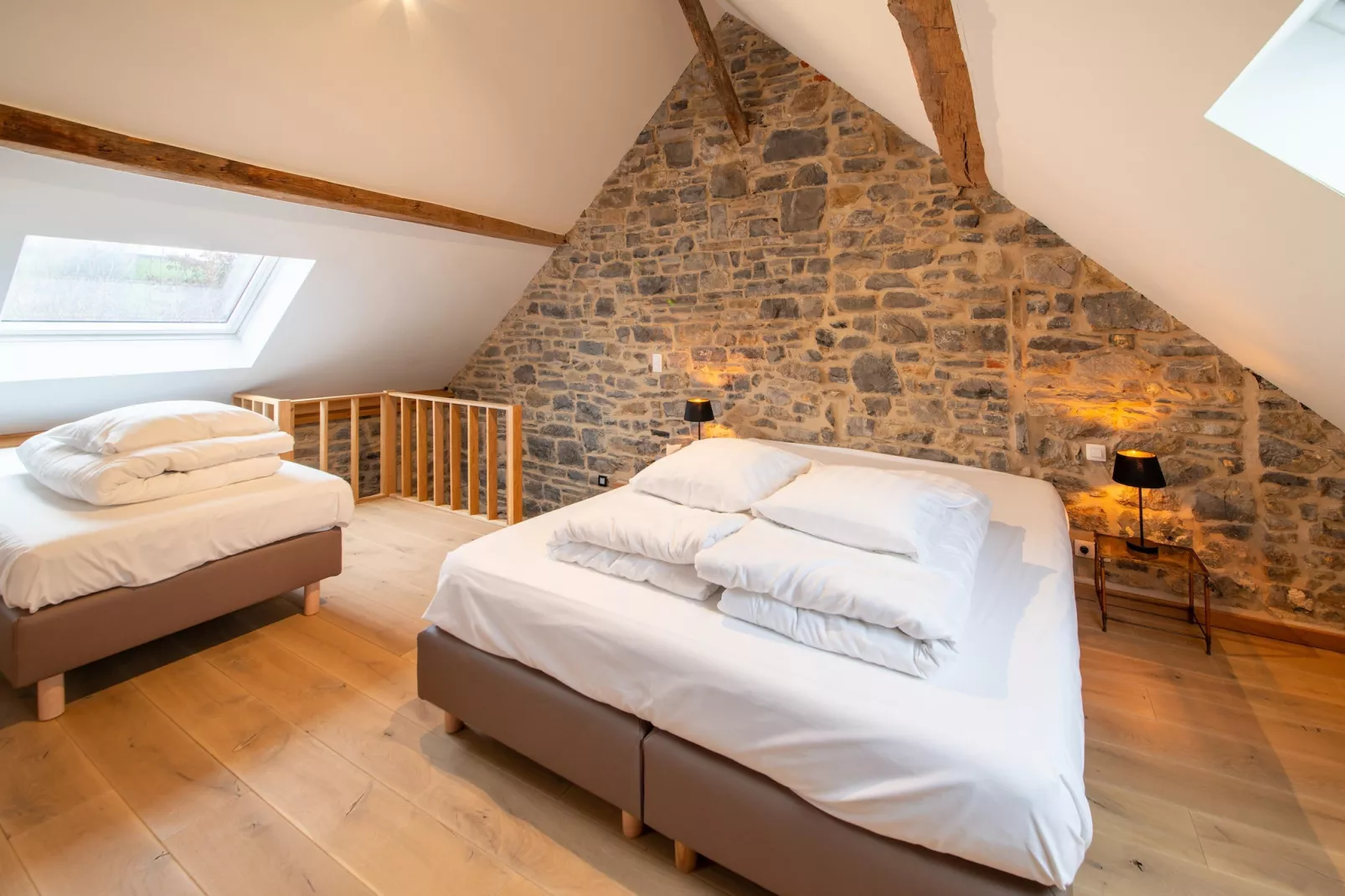 Maison Rose - Bedroom