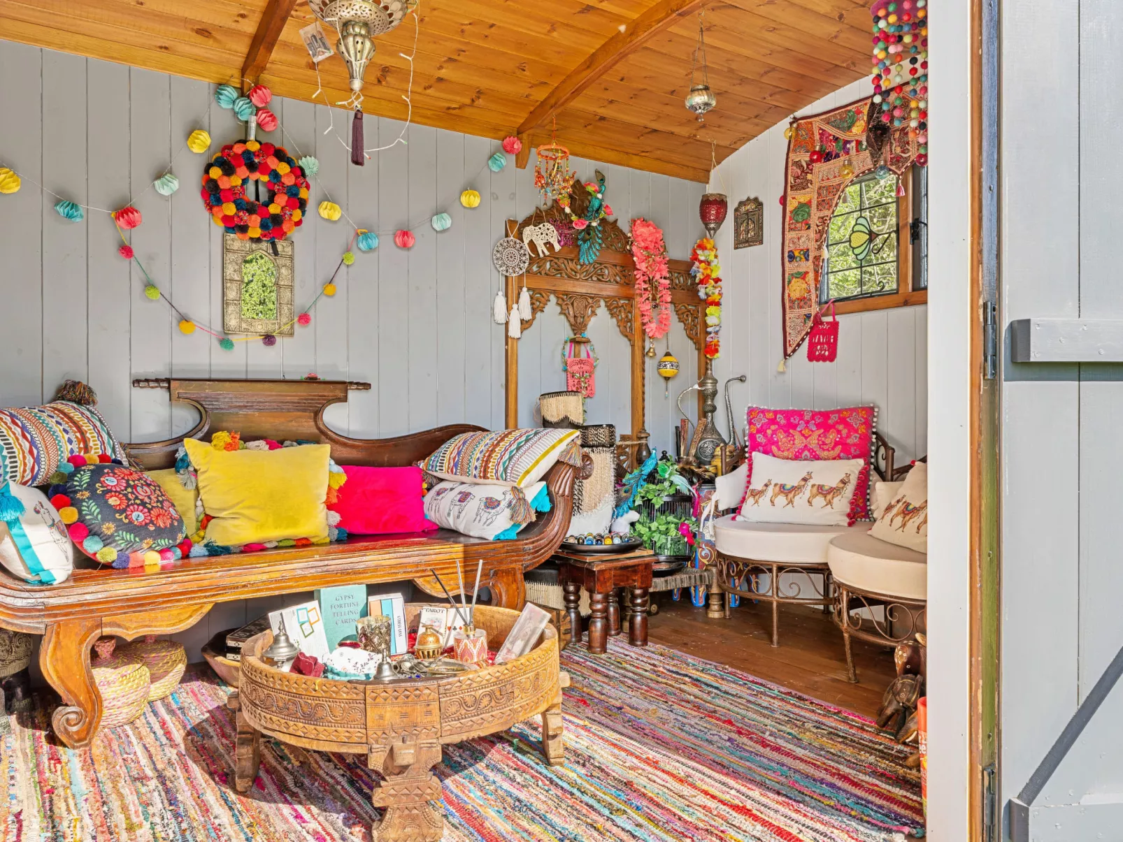 Shepherd's Hut at Hilltop Farm - Inside
