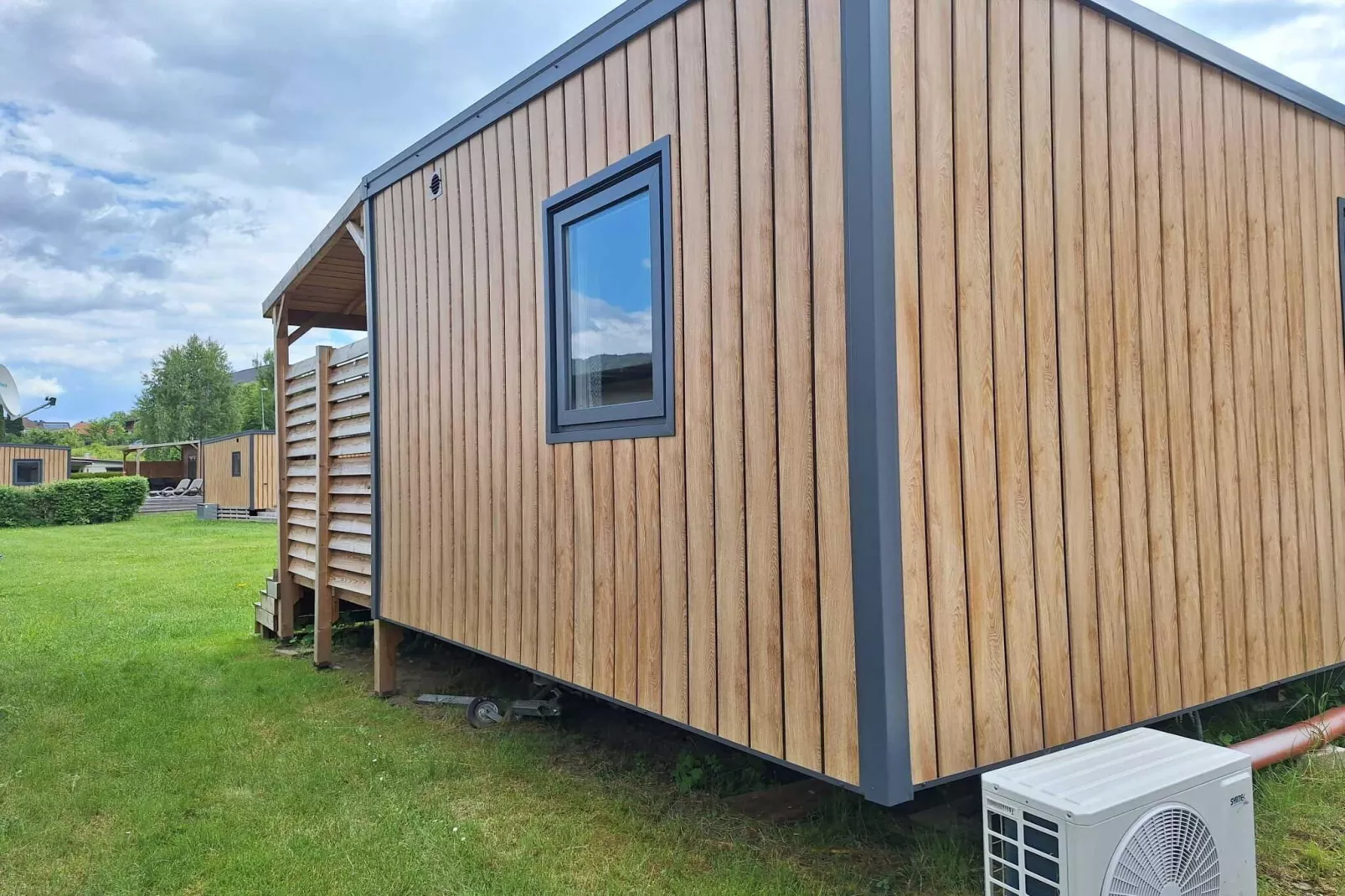 Mobilhome Bali 2 - Gardens in summer