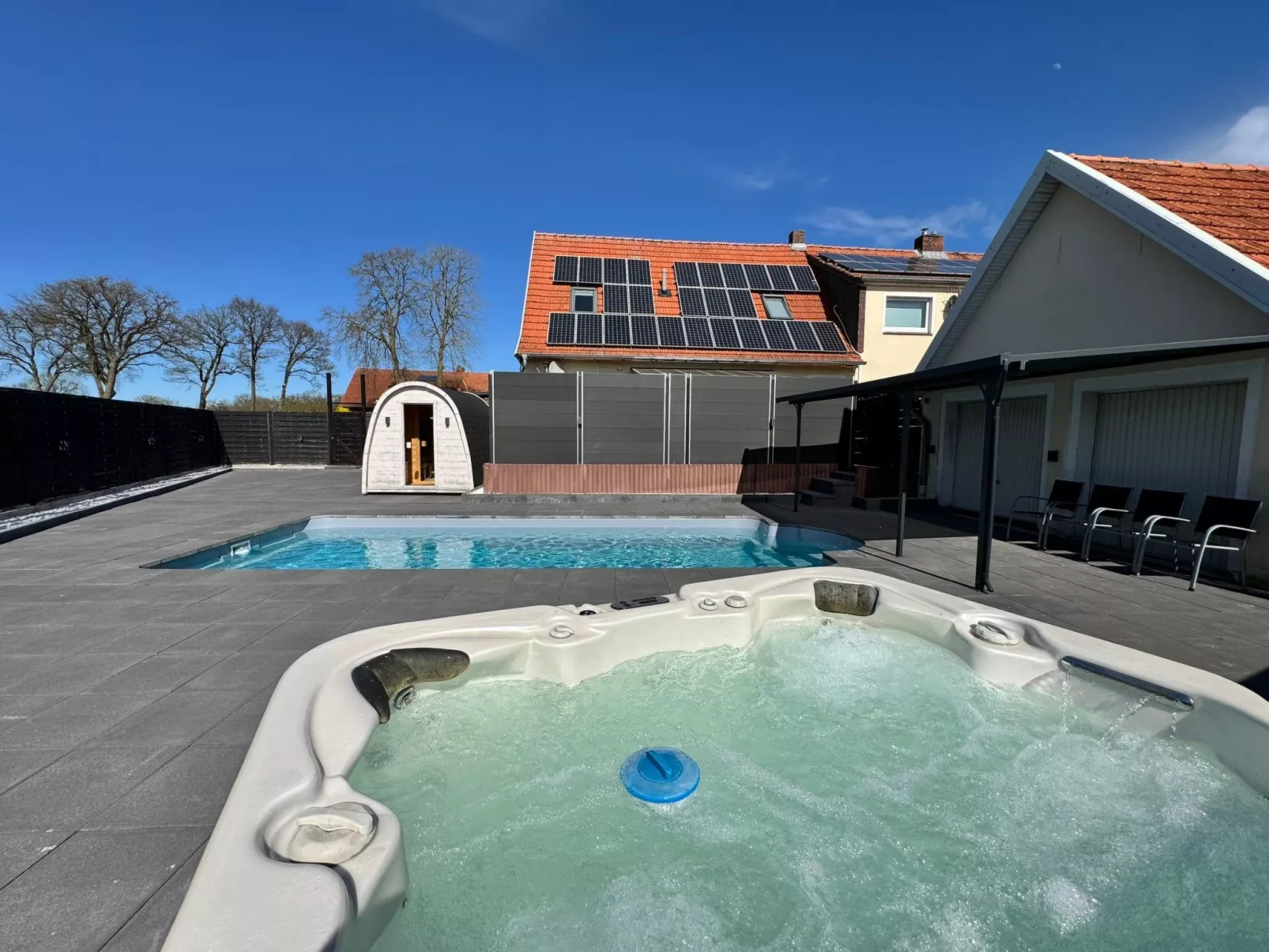 Mit privat Hottub und Klima. - Image-tags.info