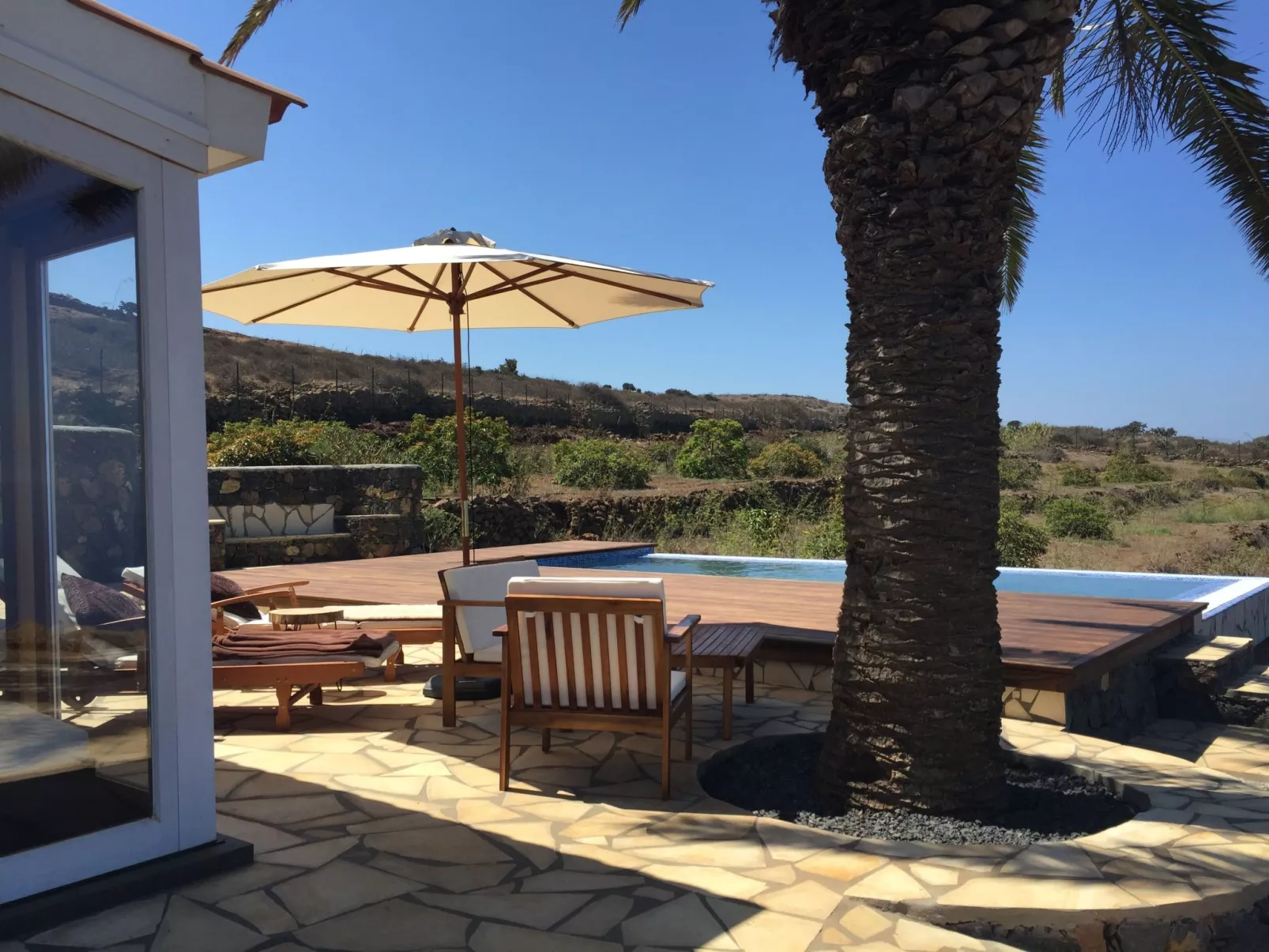 Romantische Ferienvilla mit Infinity-Pool und Panoramameerblick - Image-tags.info