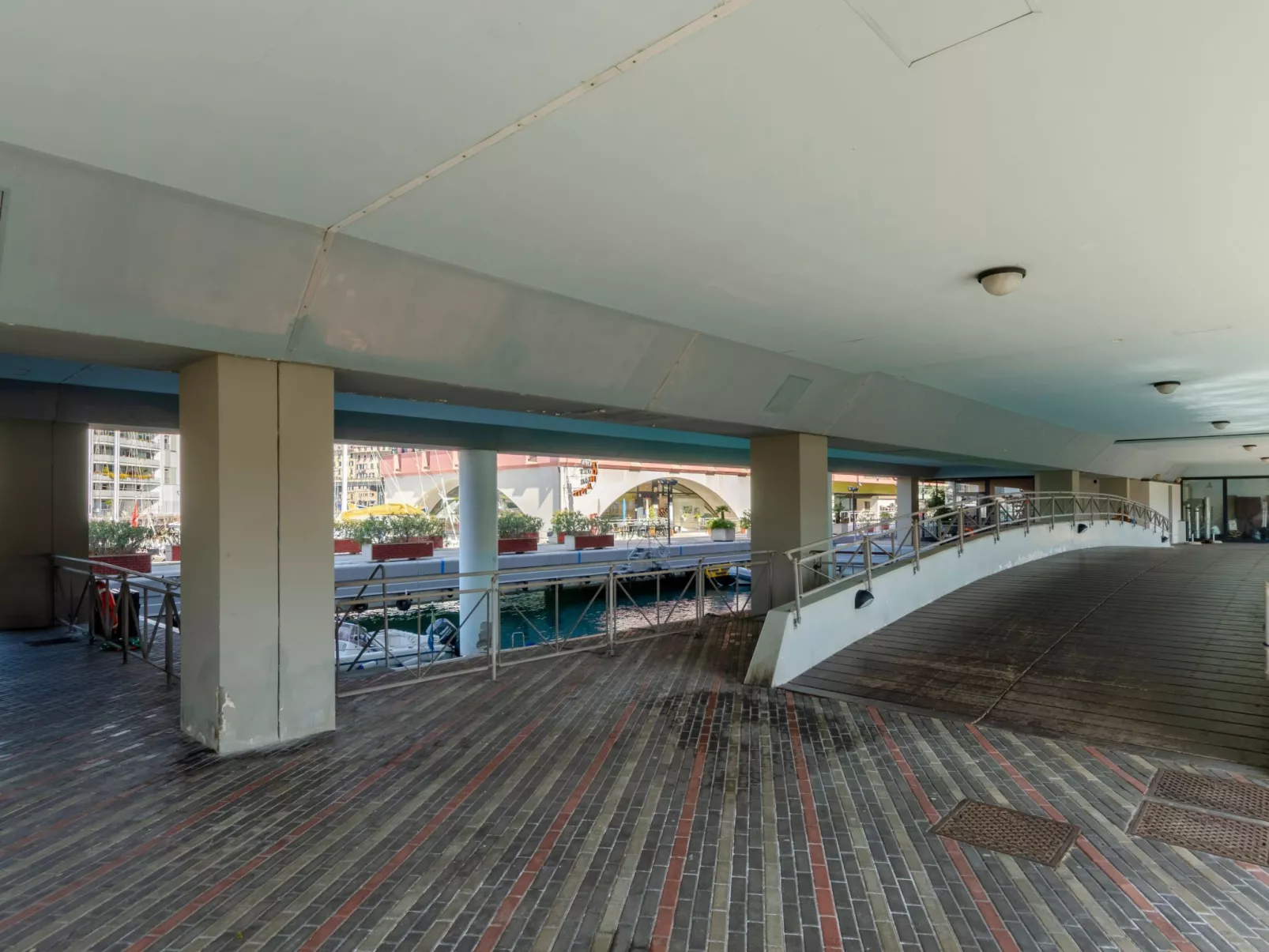 Dock of the Bay Genova, 2b 1b, 2 garage e balcone - Image-tags.info