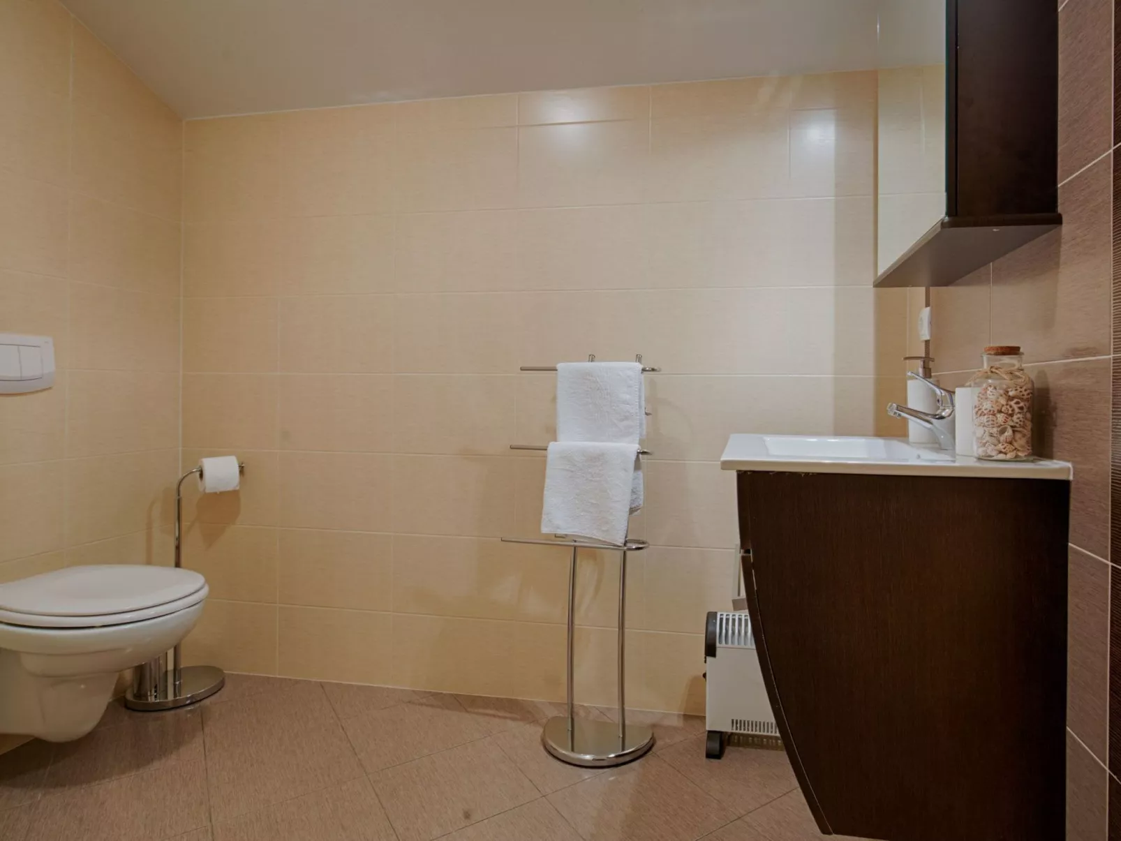 Luxuriöse Villa mit Pool, großem mediterranen Garten und Kinderspielplatz. - Image-tags.info