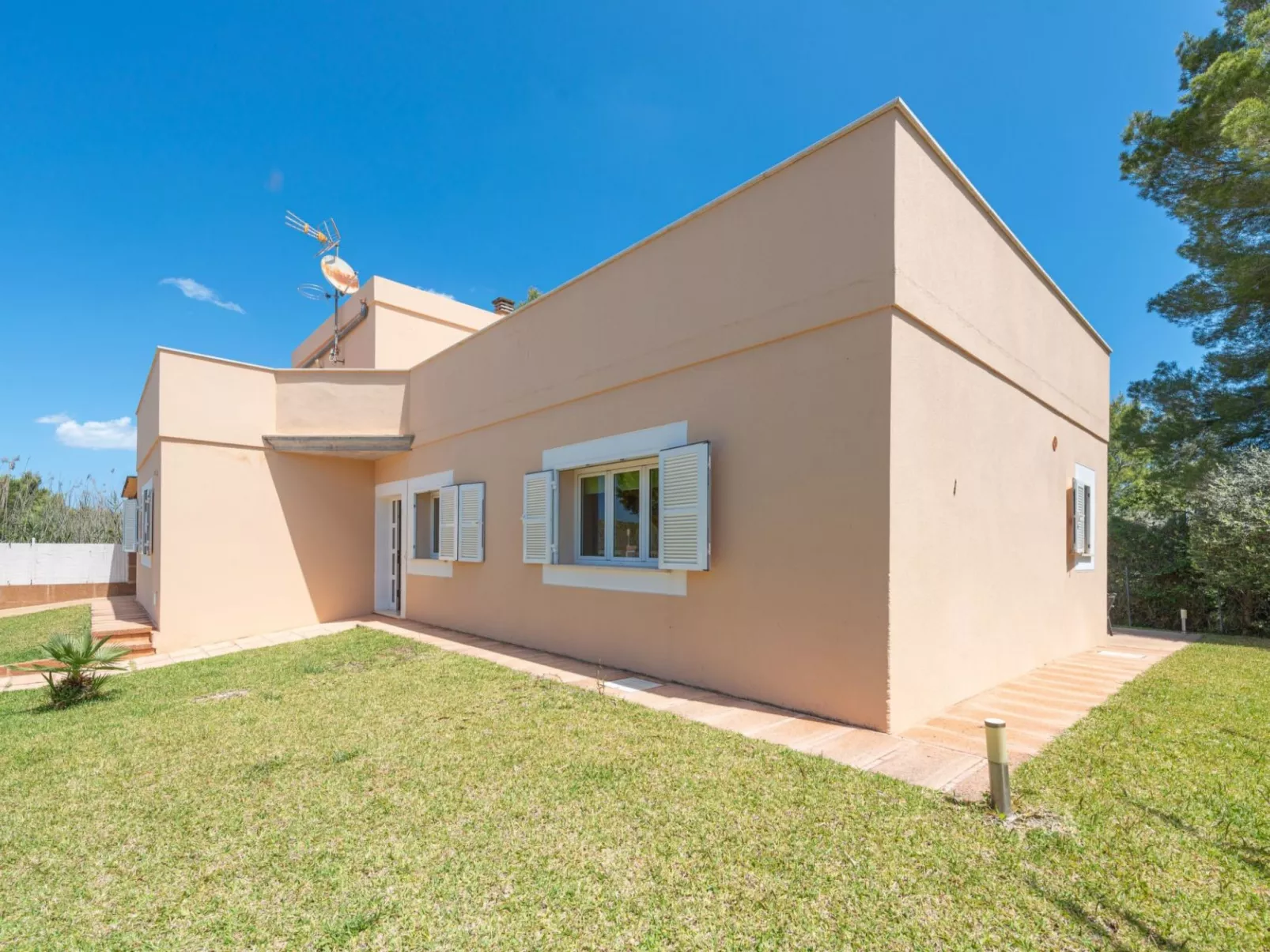 Haus mit Garten und Seeblick in Port d'Alcúdia - Image-tags.info