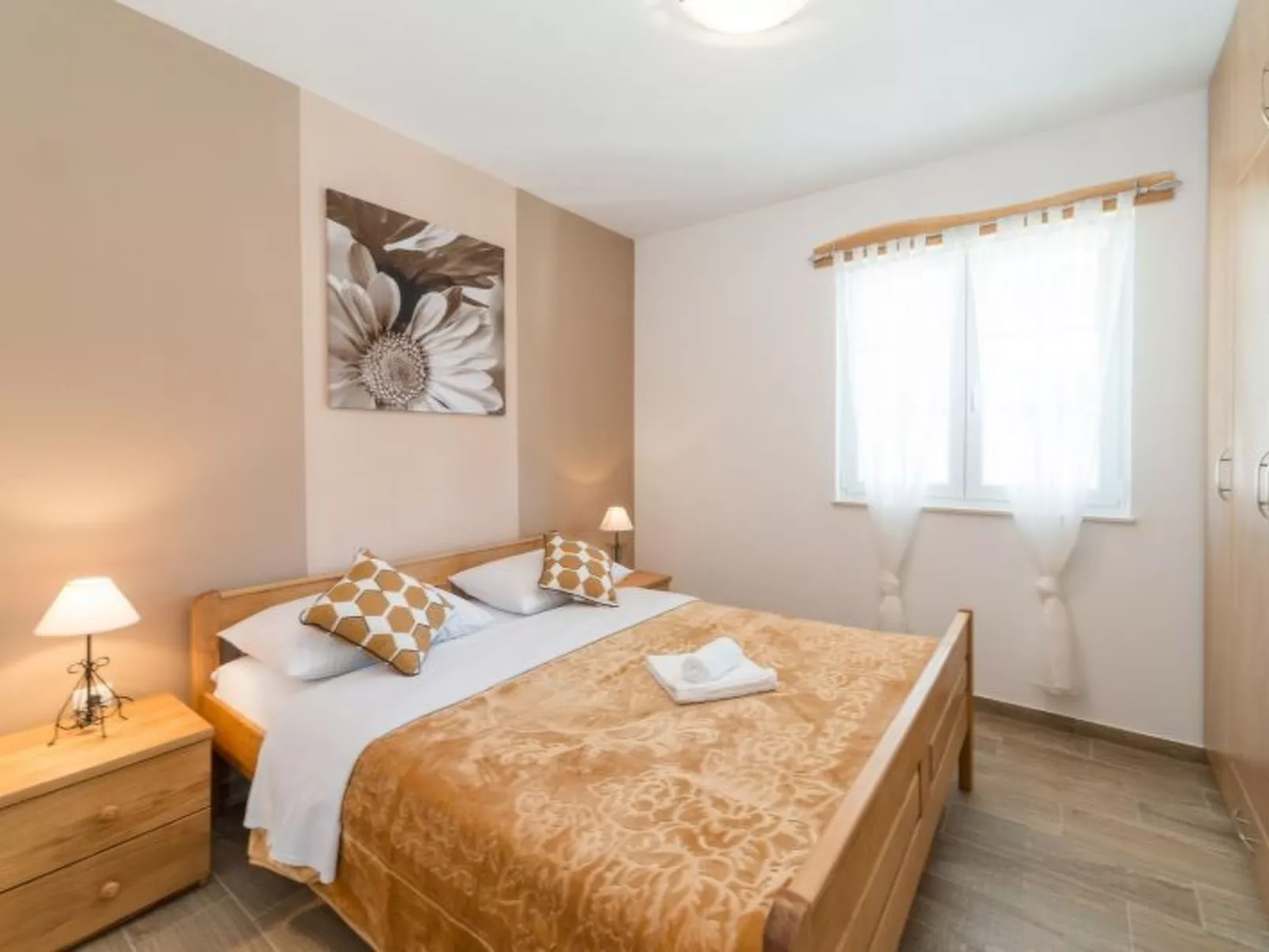 Steinvilla mit Pool, Meerblick, Nähe Sandstrand - Image-tags.info