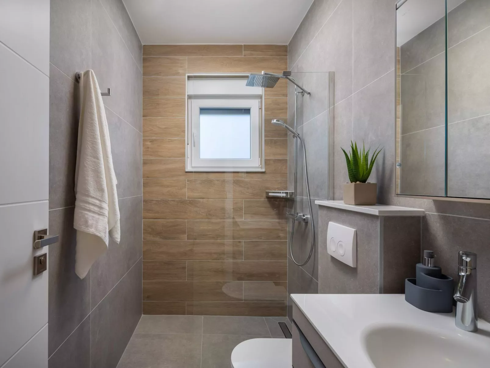 Villa in Strandnähe, Pool, Kinderspielplatz - Image-tags.info