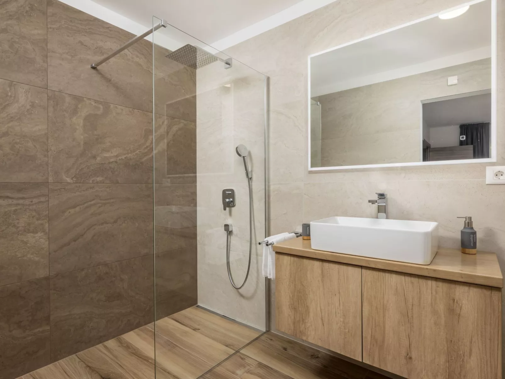 Romantische Villa mit Pool, umgeben von Natur - Image-tags.info