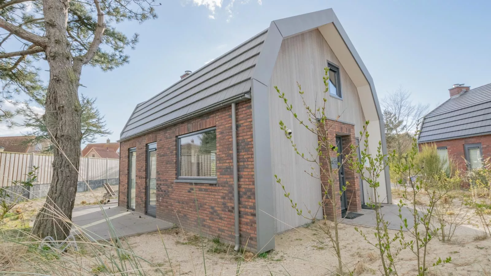 Duinland - Exterior in summer