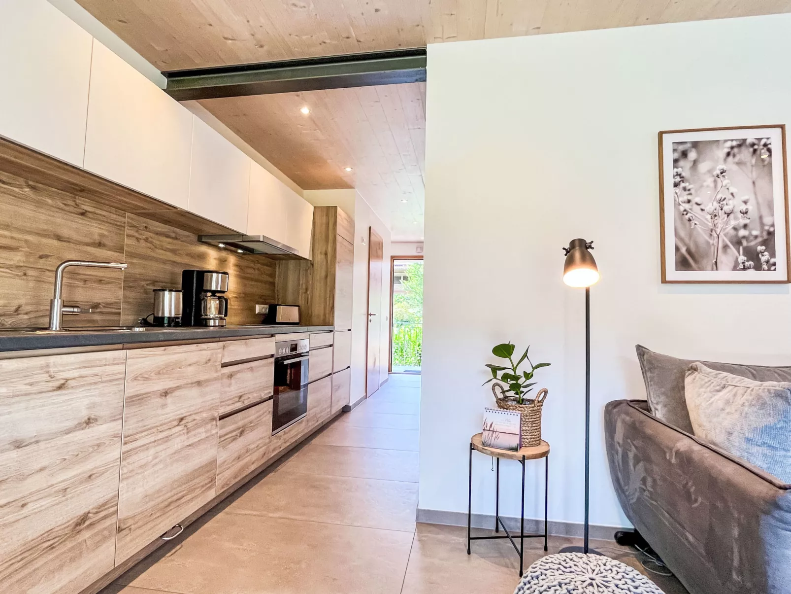 Kinast (HFT201)-Inside