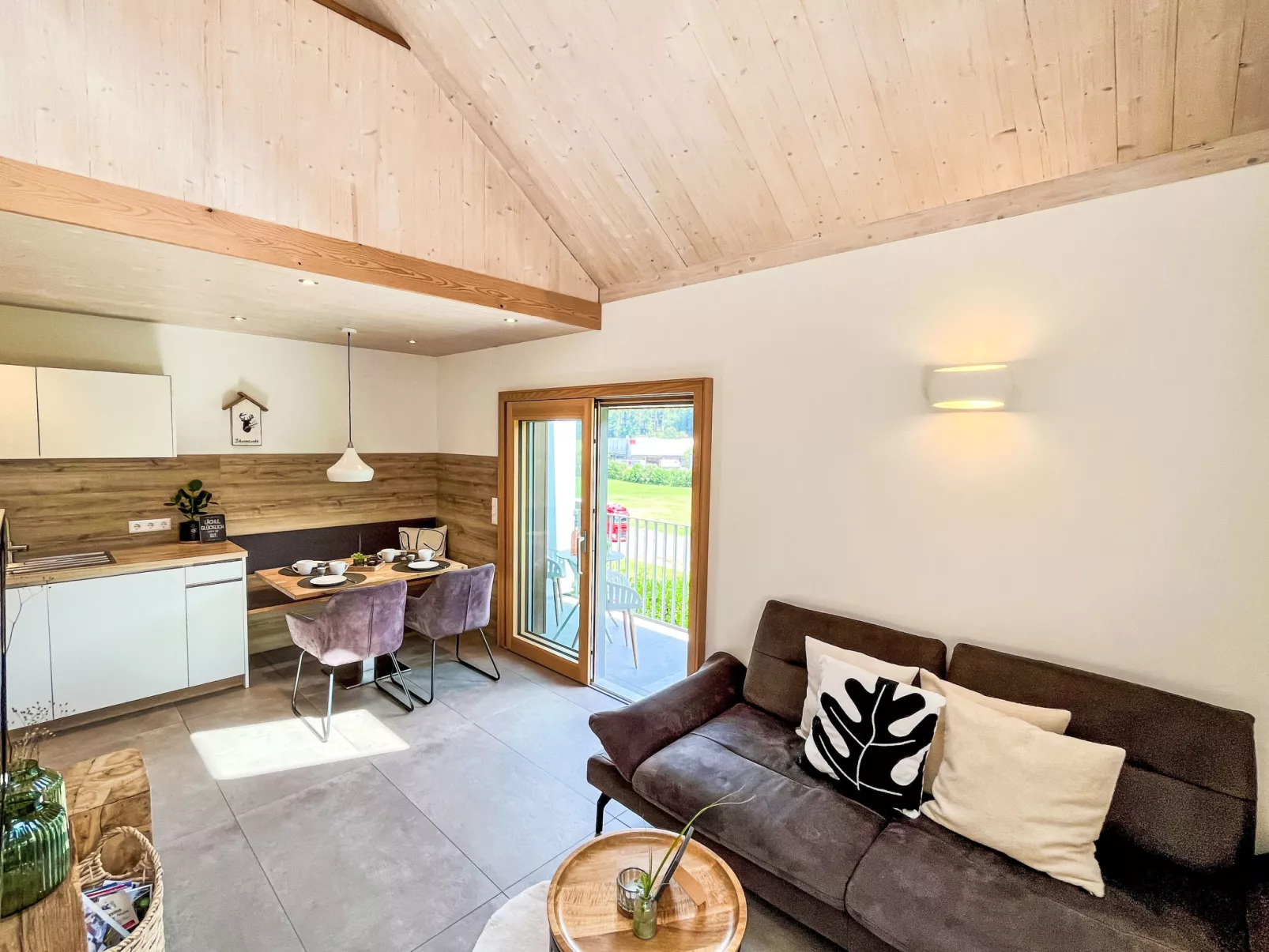 Kinast (HFT202) - Drinnen