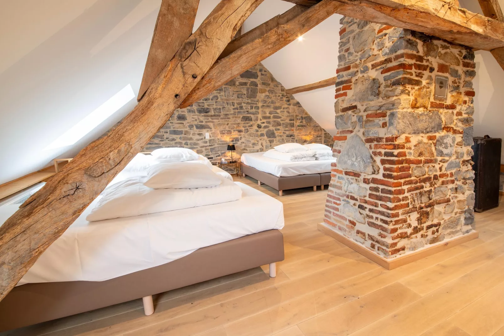 Maison Rose - Bedroom