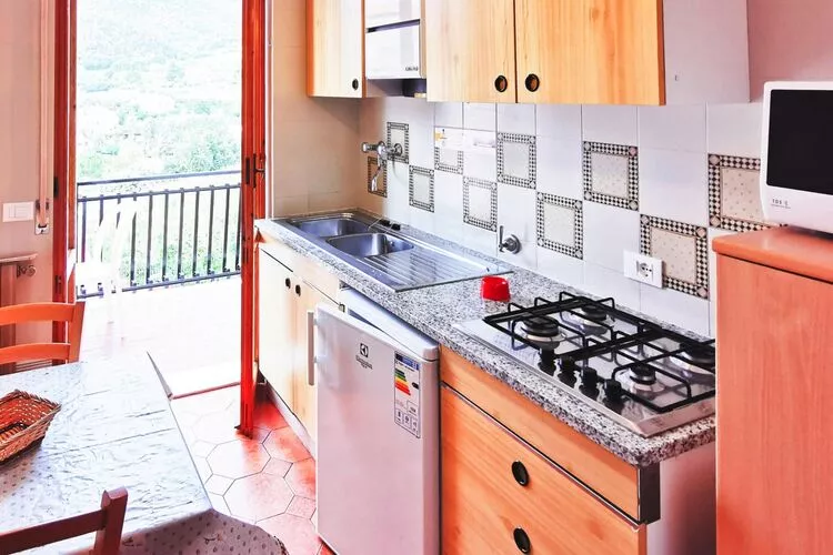 Residence Dei Fiori Pietra Ligure - B5/B5C-Kitchen