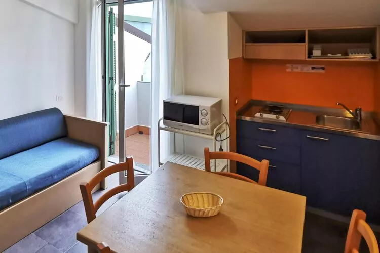 Residence Dei Fiori Pietra Ligure - B5/B5C-Living room