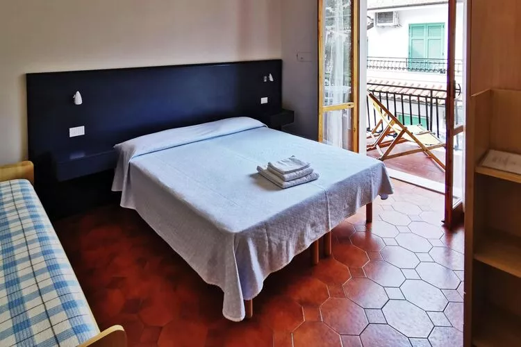 Residence Dei Fiori Pietra Ligure - B5/B5C-Bedroom