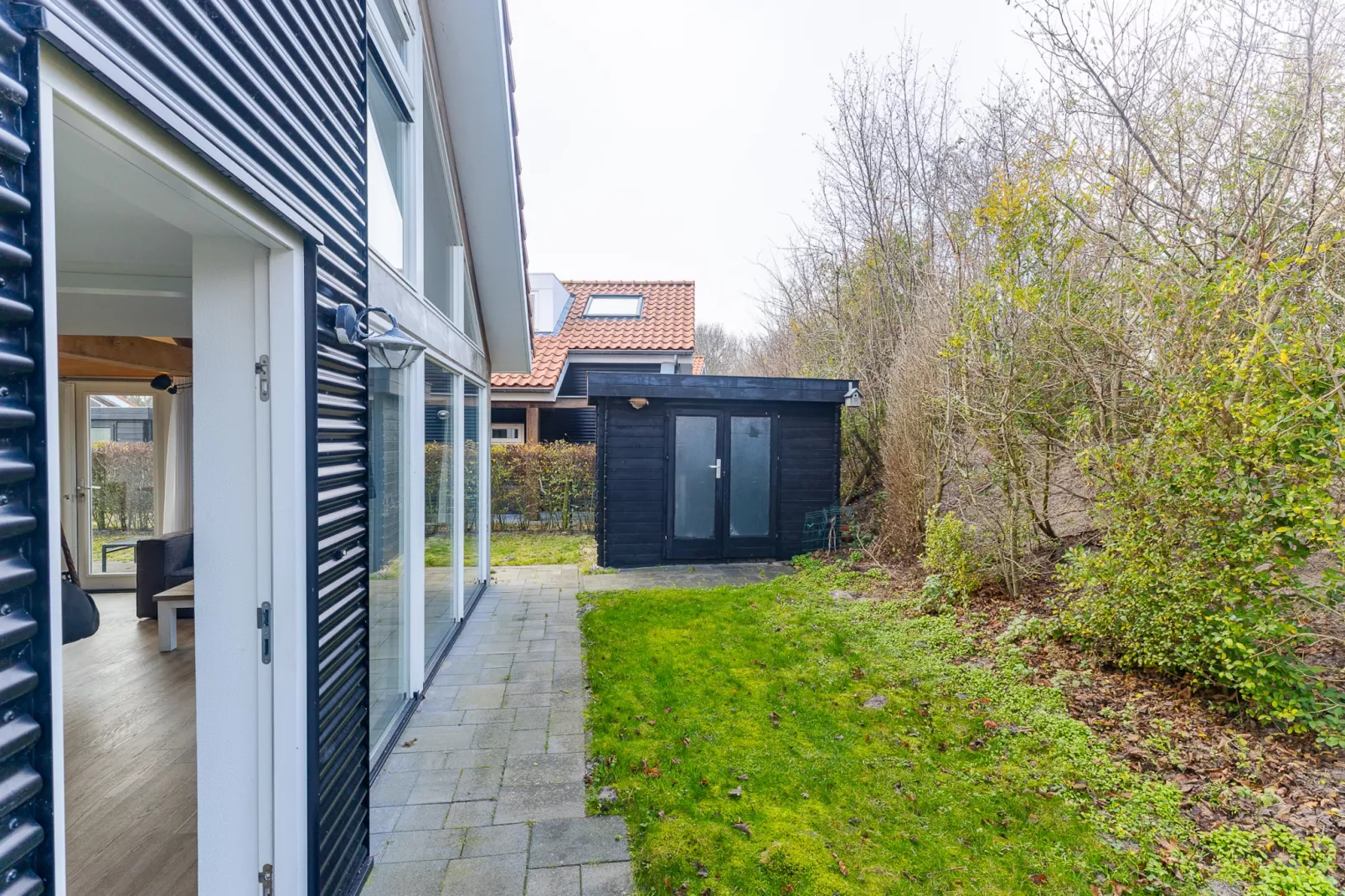 Zonnedorp 1 Solskin Renesse | Beach Holiday in Modern Holiday Home - Gardens in summer