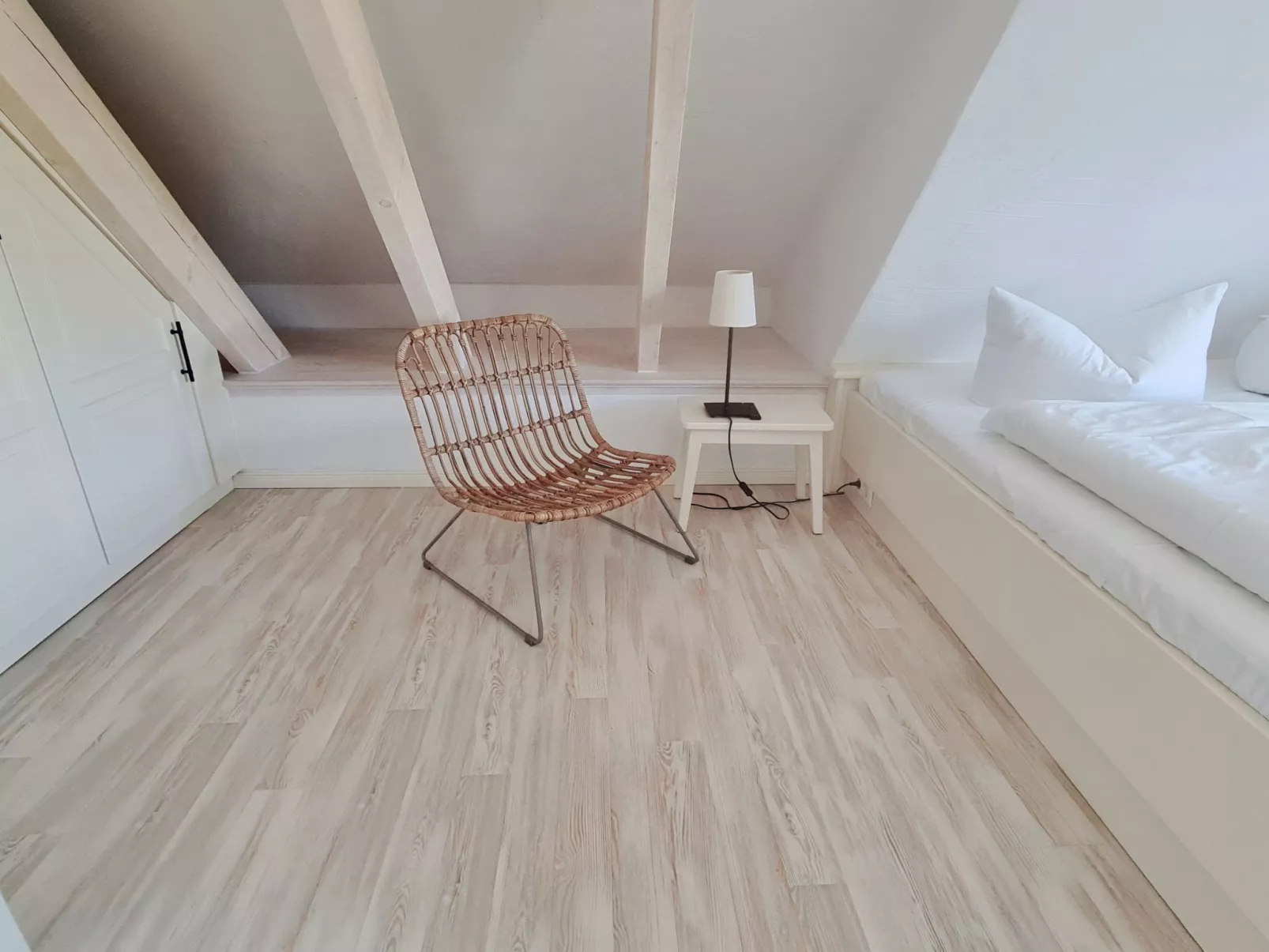 TRADITIONELLES REETDACHHAUS MIT SAUNA, KAMINOFEN UND PRIVATEM WASSERZUGANG - Image-tags.info