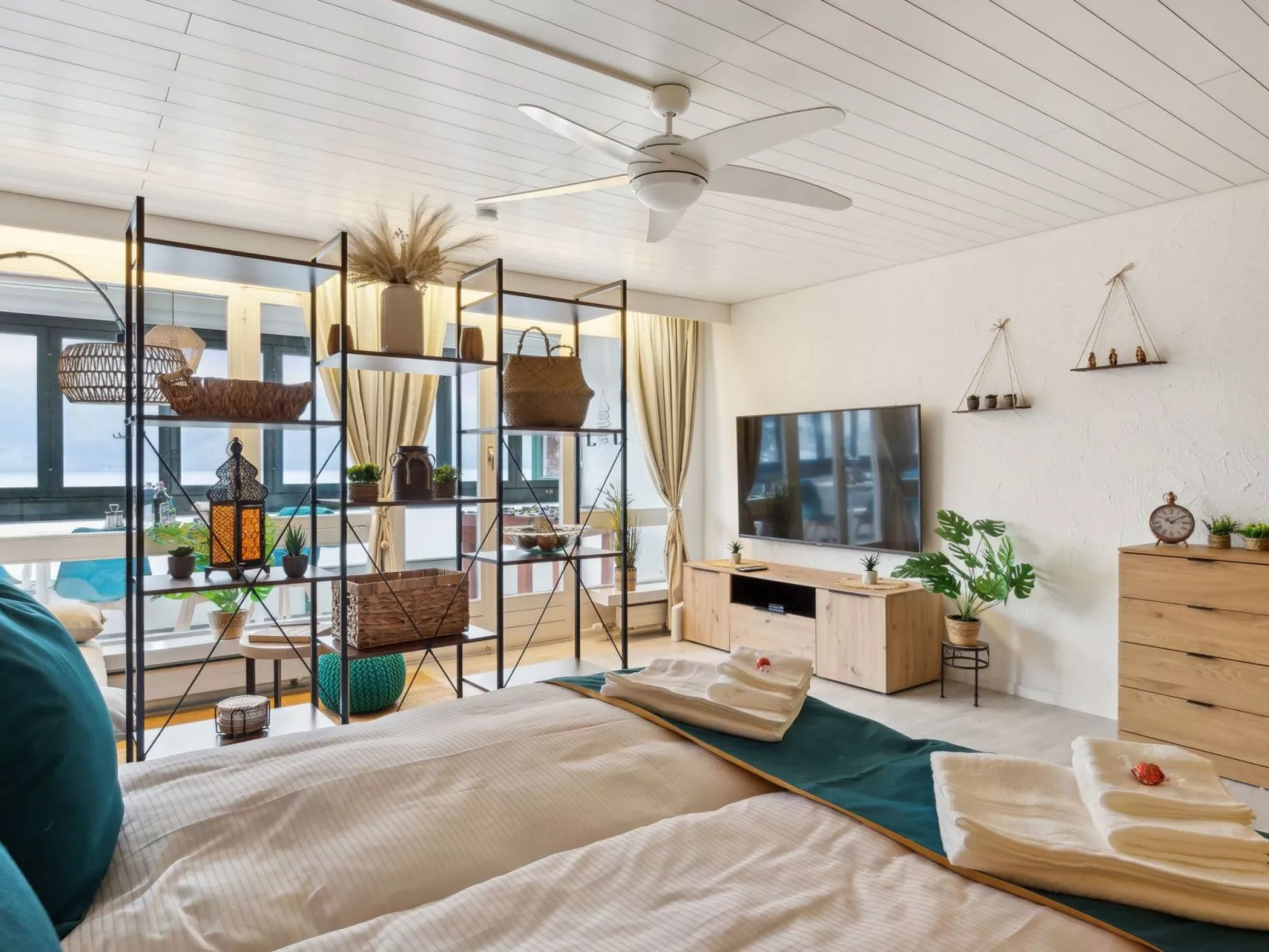 4 Seasons Apartment - Image-tags.info