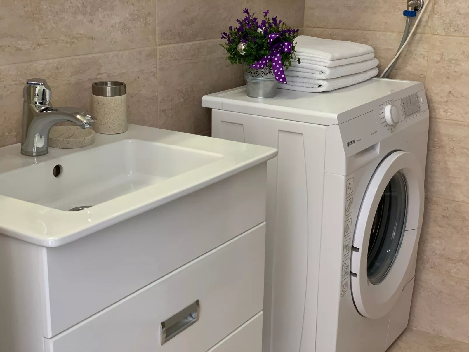 Für 4 Personen ca. 45 m&sup2; in Budva, Adriaküste Montenegro (Küste um Budva)-Image-tags.info