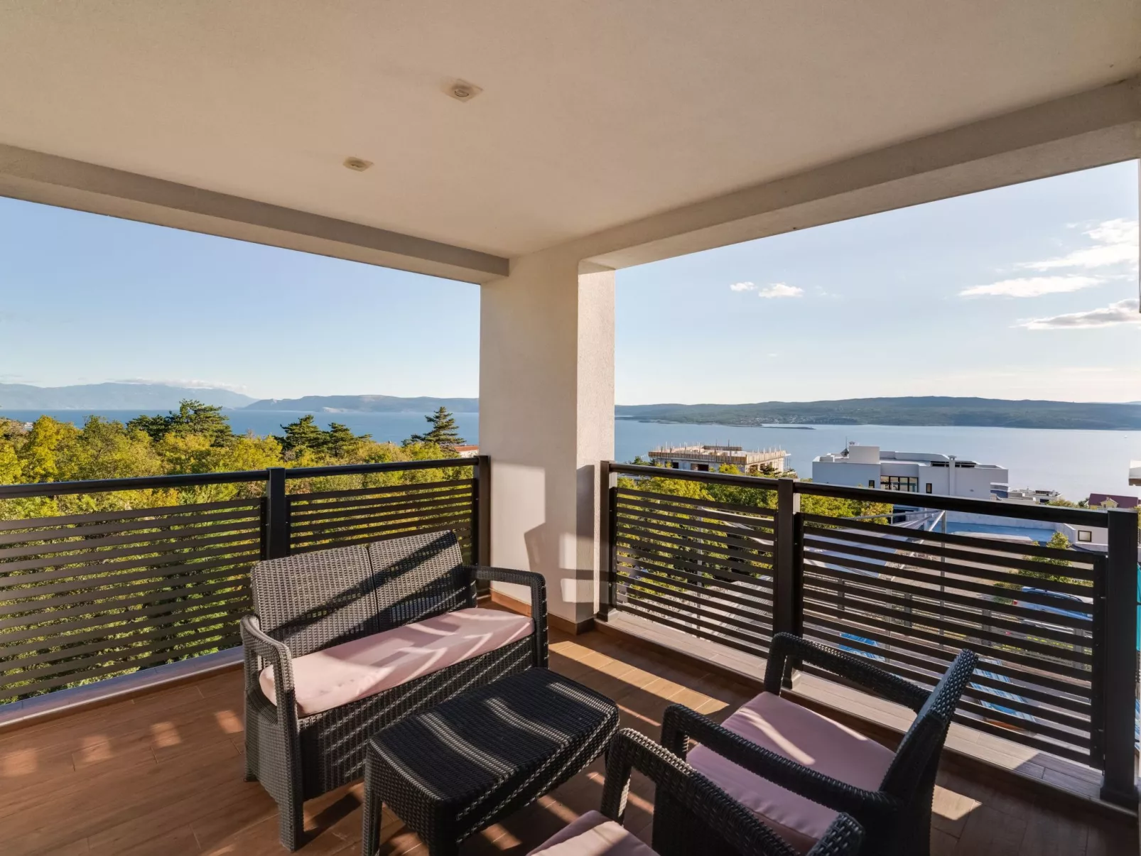 Villa "View" mit Blick auf das Wasser - Image-tags.info