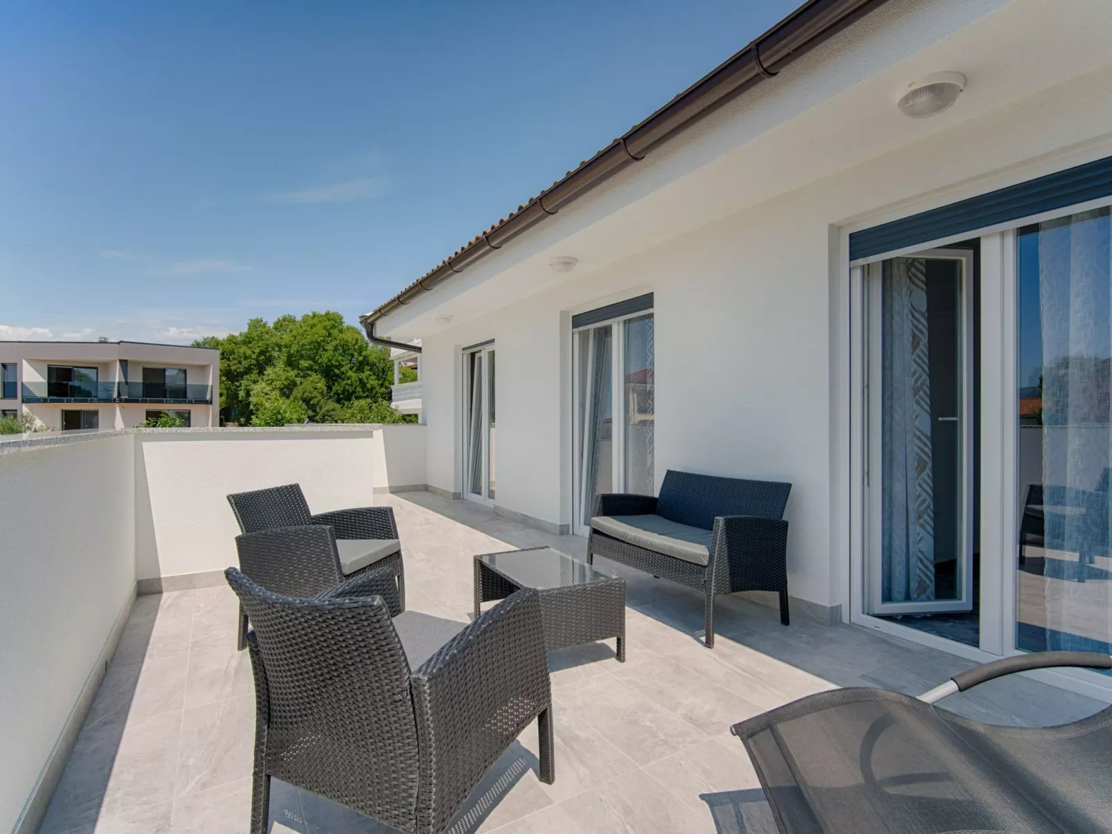 Schönes Haus in Pinezići mit privatem Parkplatz - Image-tags.info