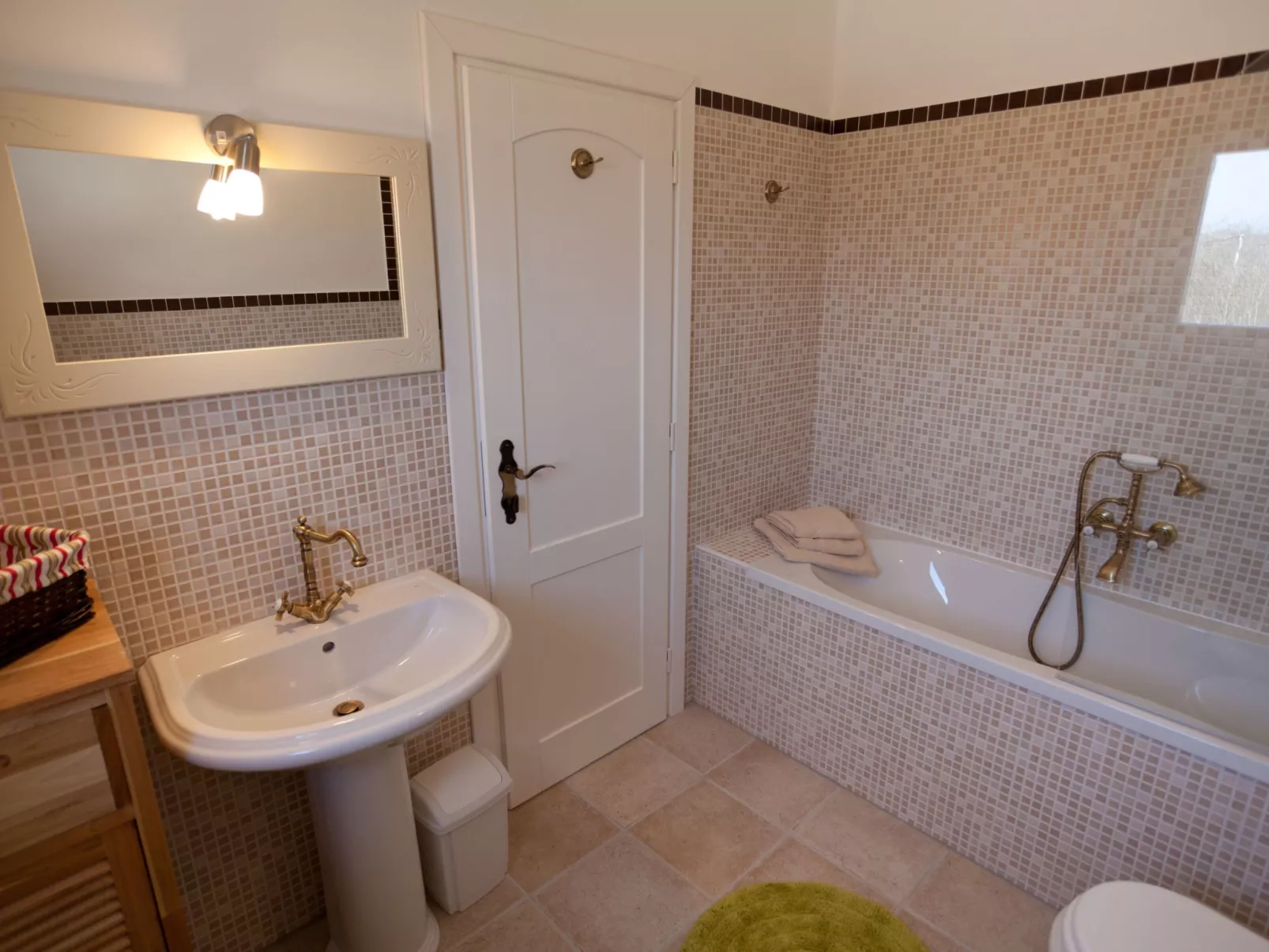 Luxuriöse Villa mit Pool inmitten der Natur - Image-tags.info