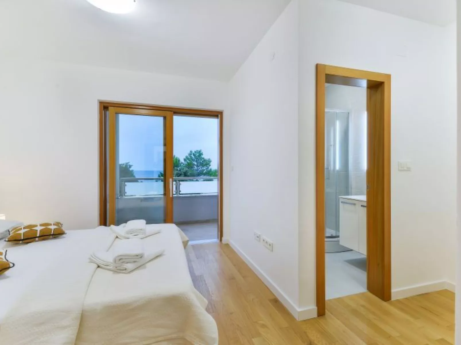 Vila Megy -  ID 2209 - Image-tags.info