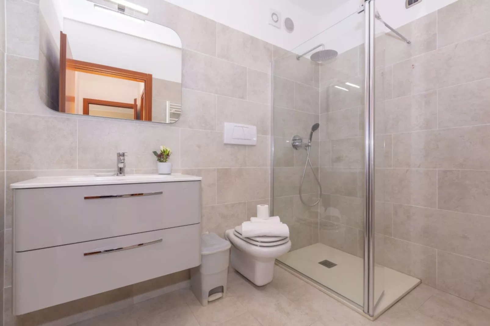 RESIDENCE PORTO LETIZIA - PALACE-1ROOM APT 4 PAX LAKE VIEW DELUXE 8206 - P1LD4 - Badezimmer