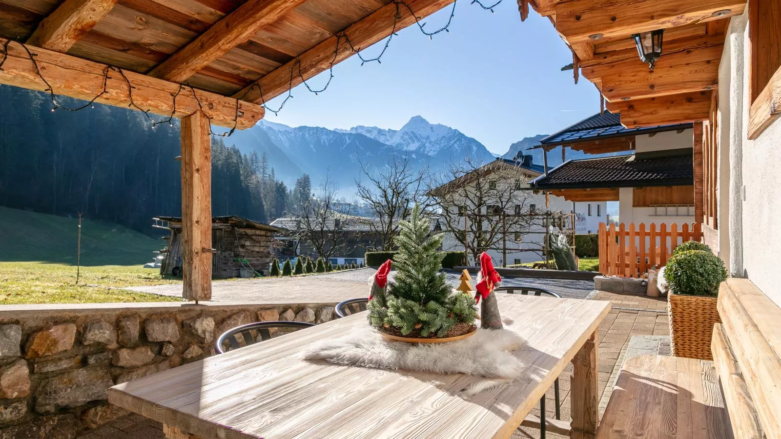 Rosalie-Lorena-Terrace balcony