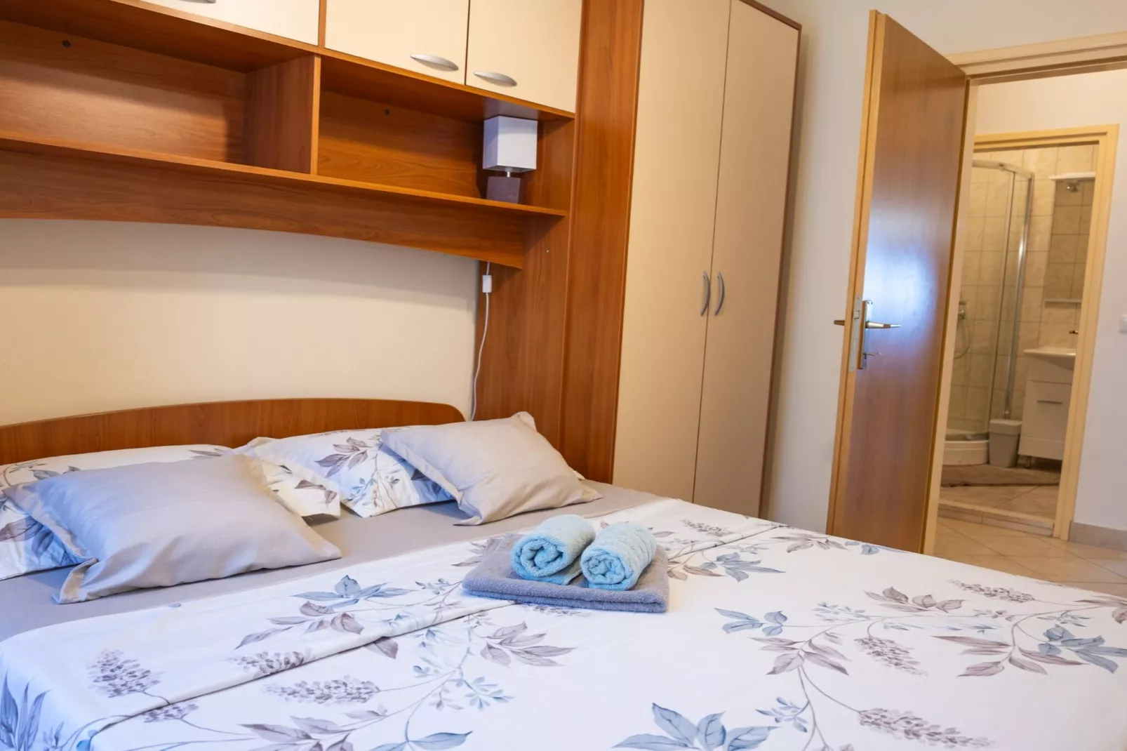 Apartments Sea Line - Two Bedroom Apartment with Terrace and Sea View-Chambre