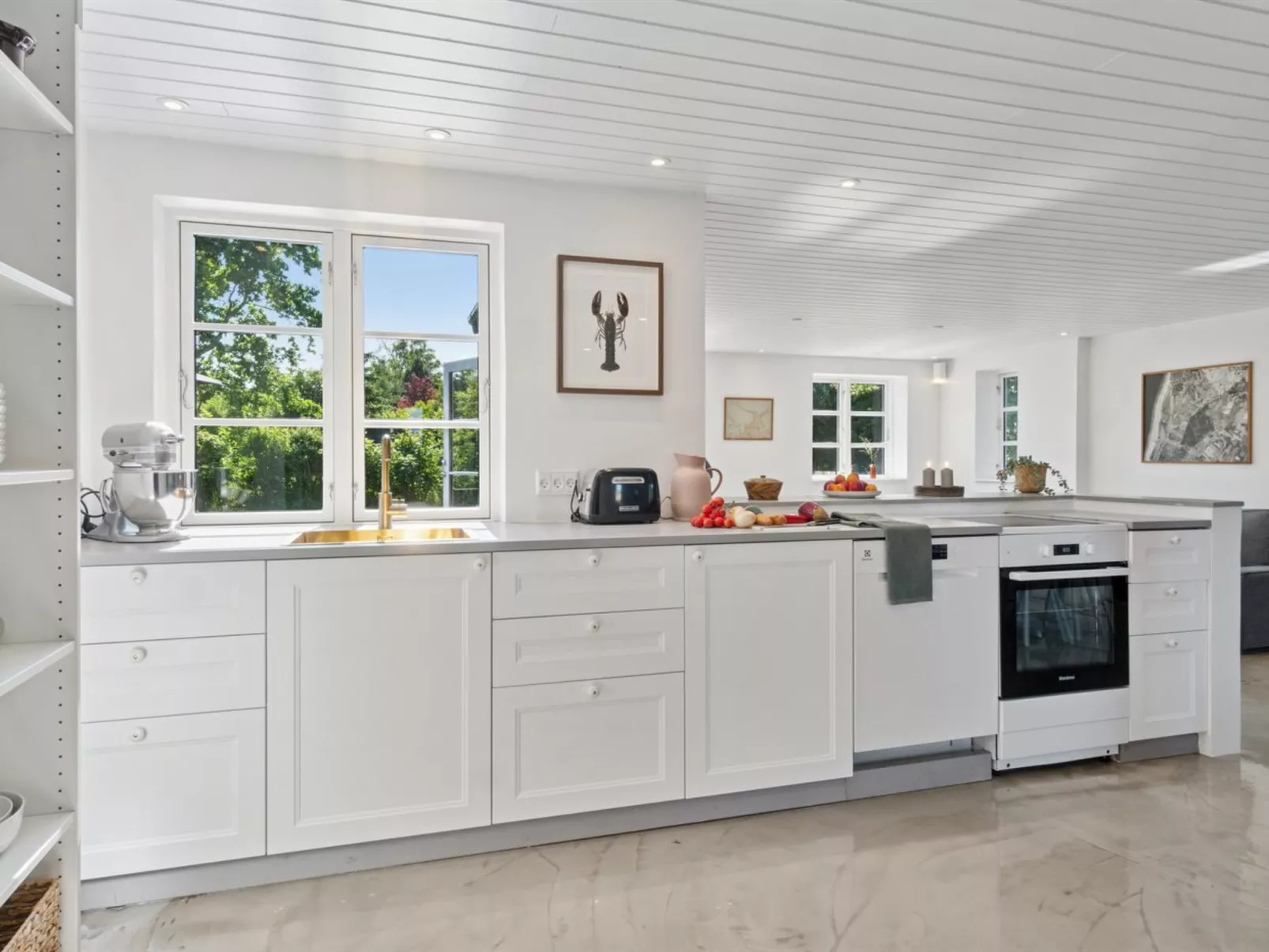 "Thrym" - 2.5km from the sea - Inside