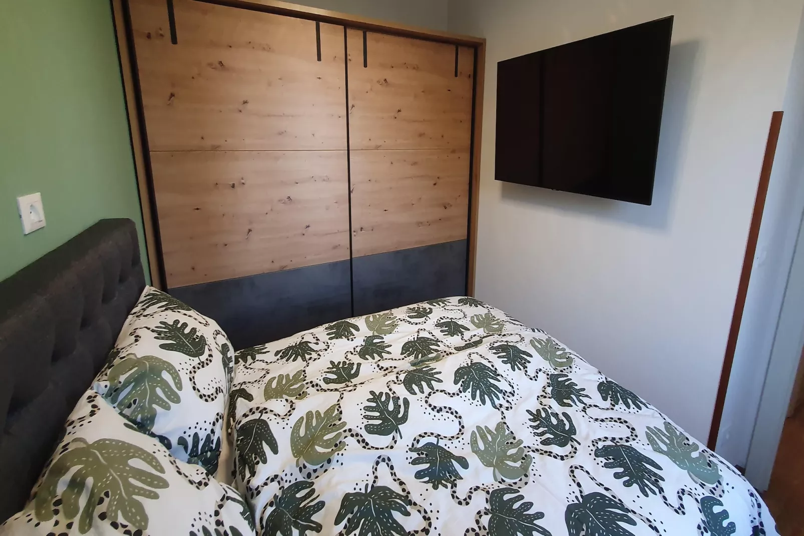 Charmante Villa mit drei Apartments und Meerblick KReidl-Chambre