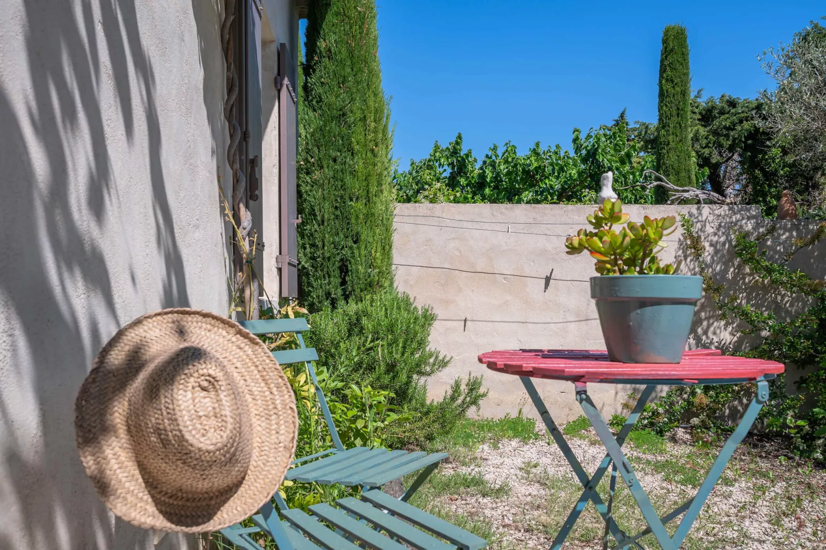 Mas authentique à Paradou Alpilles-Terrace balcony