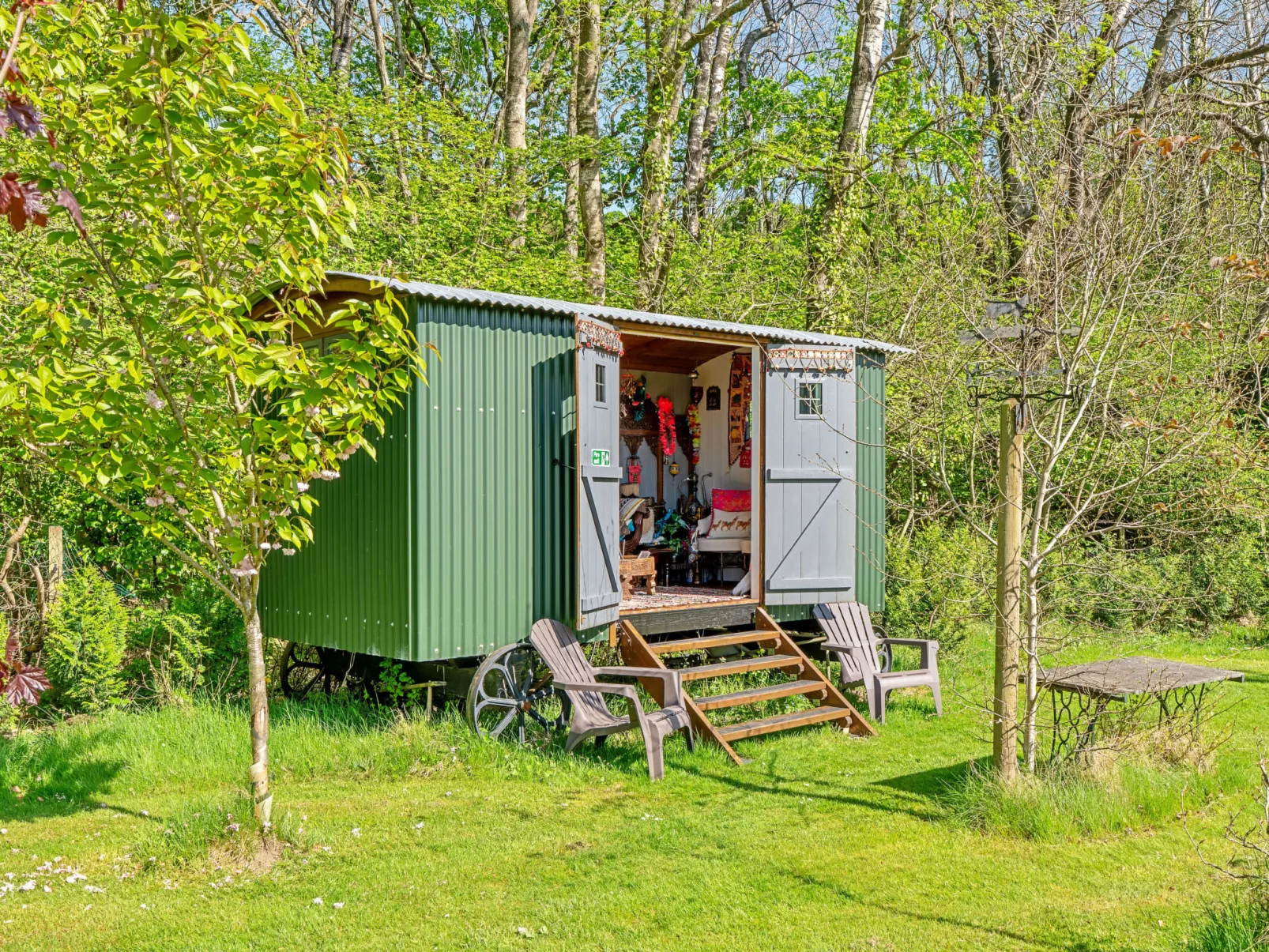 Shepherd's Hut at Hilltop Farm - Inside