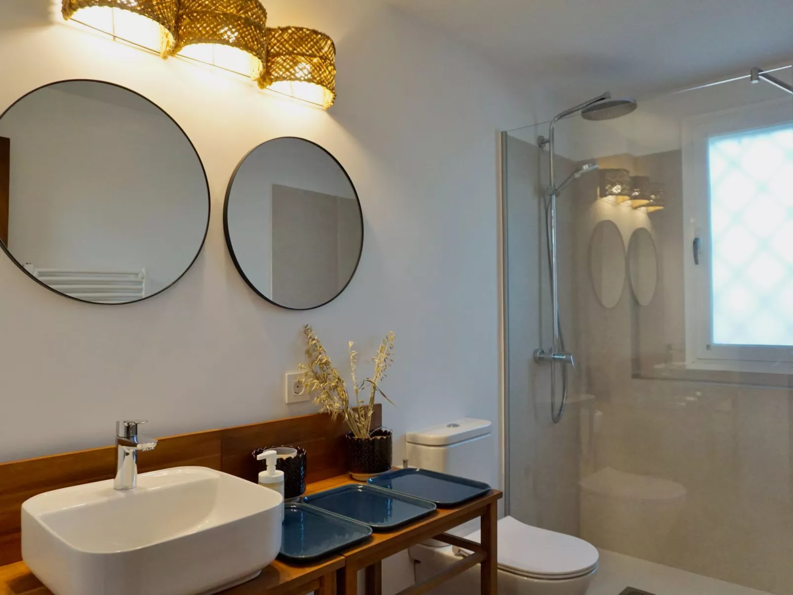 Riviera-Image-tags.info