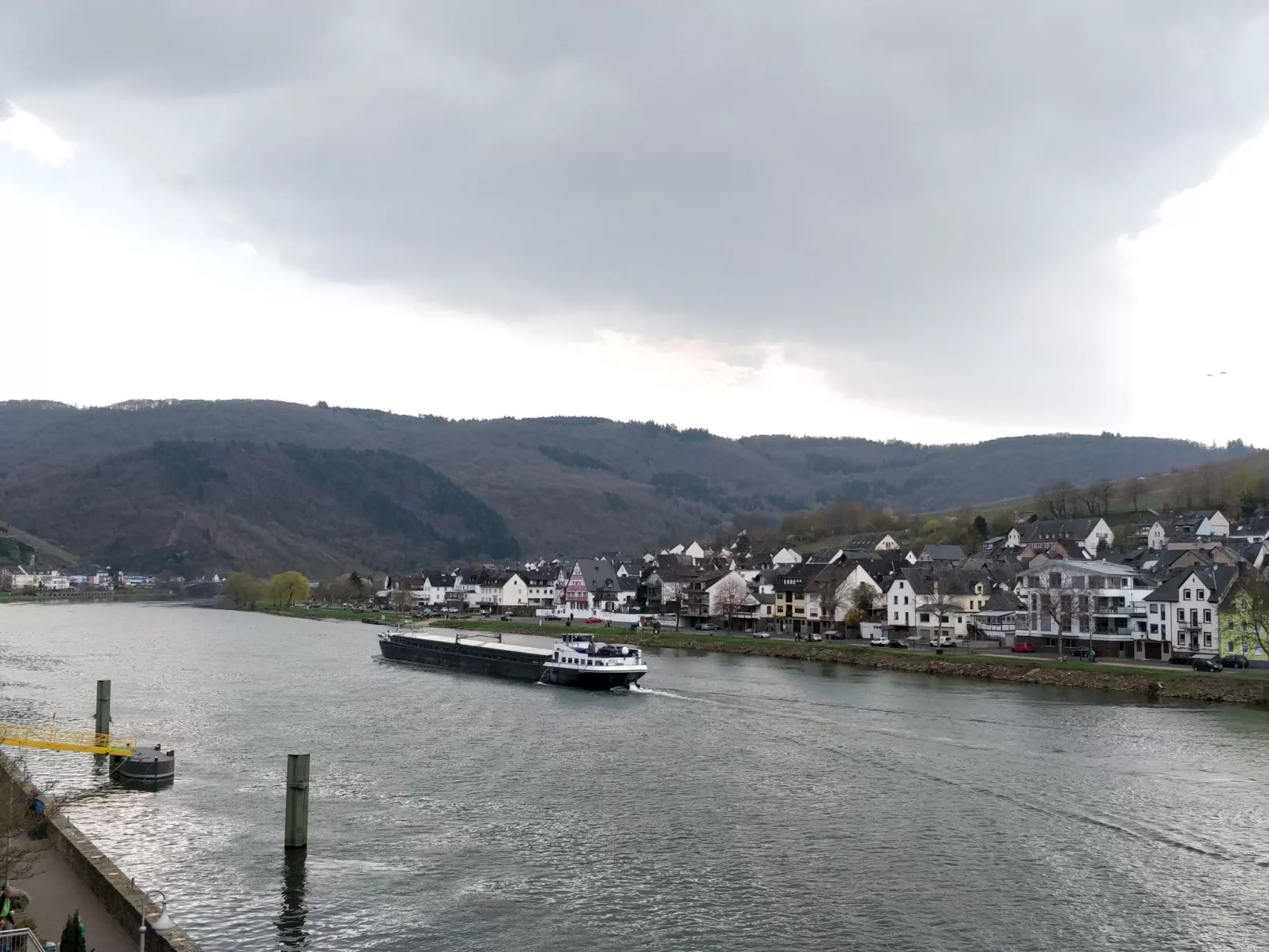 Wohnung in einem historischen Gebäude mit Balkon und Blick auf die Mosel - Image-tags.info