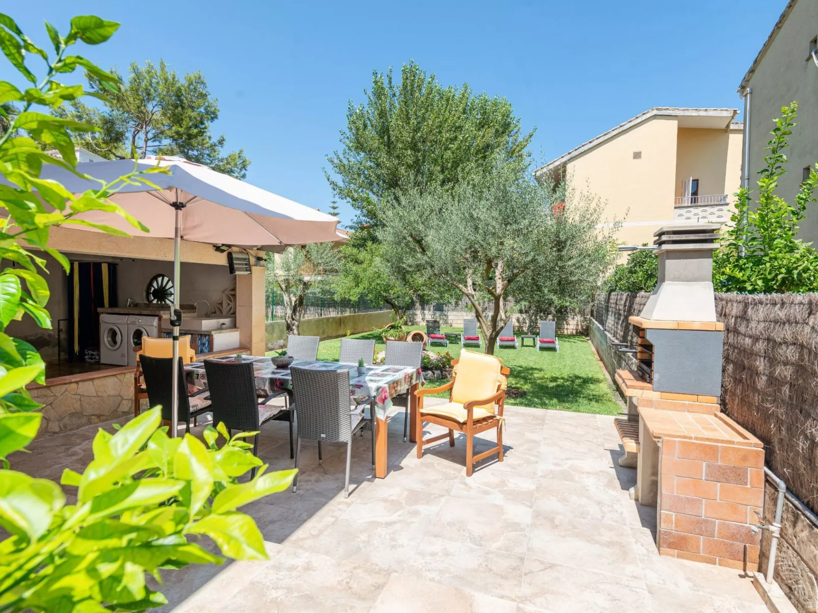 Stilvolle Villa mit Terrasse und Nähe zum Strand - Image-tags.info