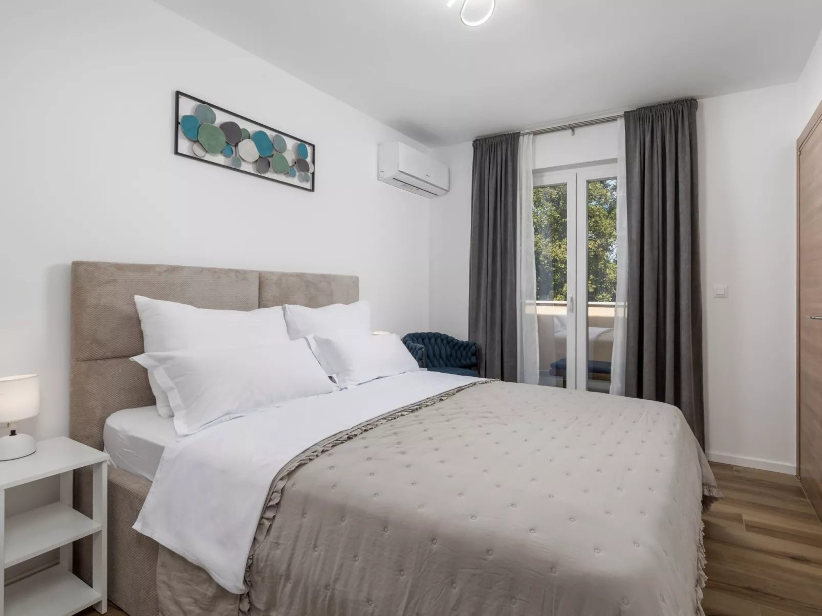 Romantische Villa mit Pool, umgeben von Natur - Image-tags.info