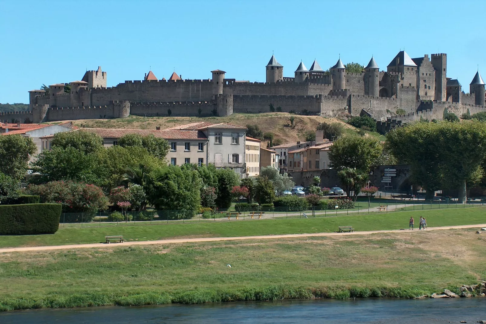 VILLA - FELINES MINERVOIS-Zones été à 20 km