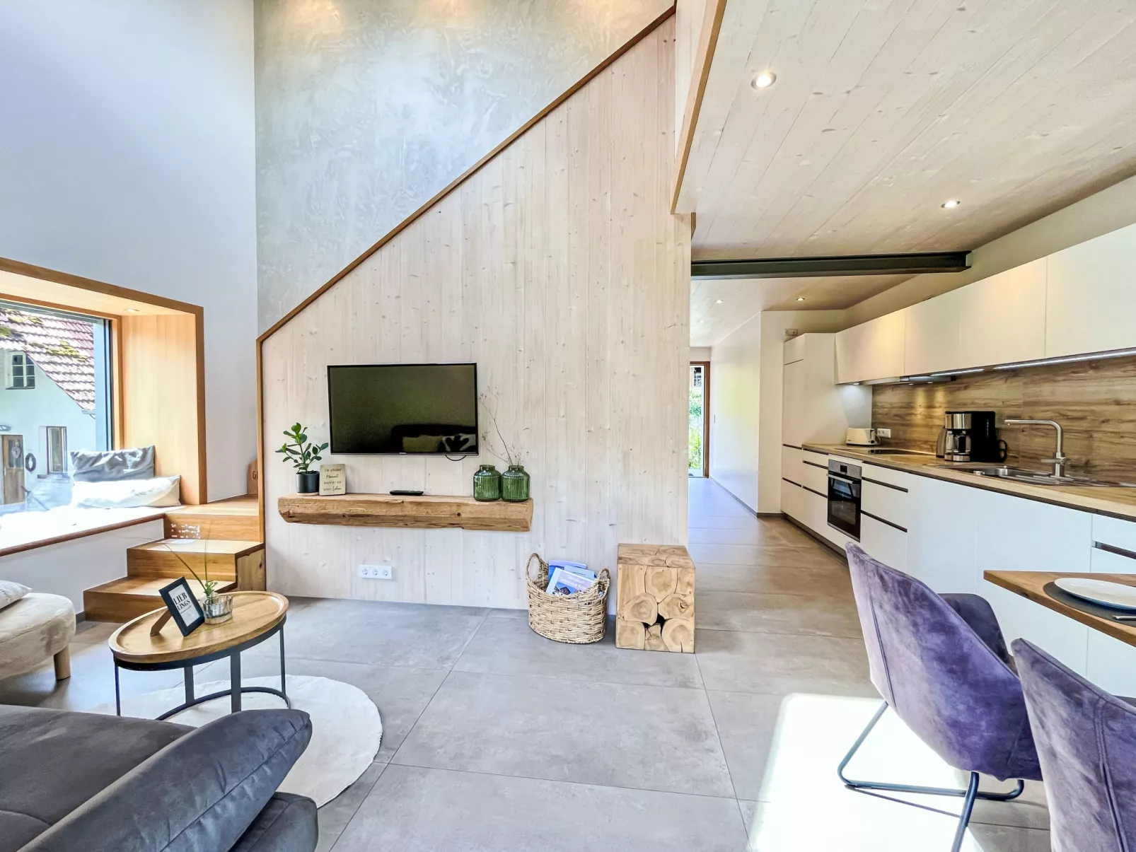 Kinast (HFT202) - Drinnen