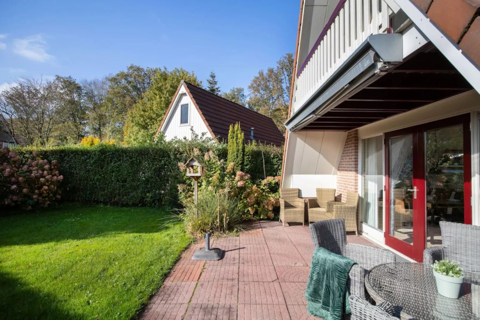 92 | Gaai | Prachtige bungalow nabij natuur-Gardens in summer