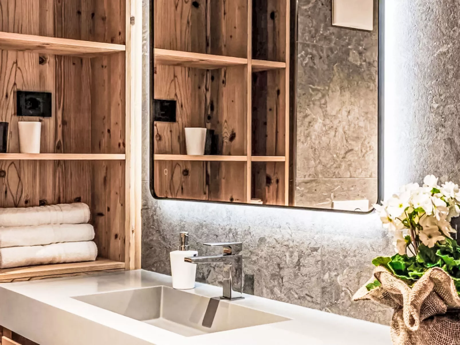 La Granda e la Piciola-Inside