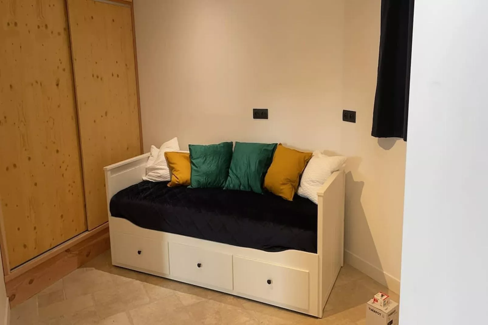 Charmant Mas Provençal avec piscine et jacuzzis-Living room