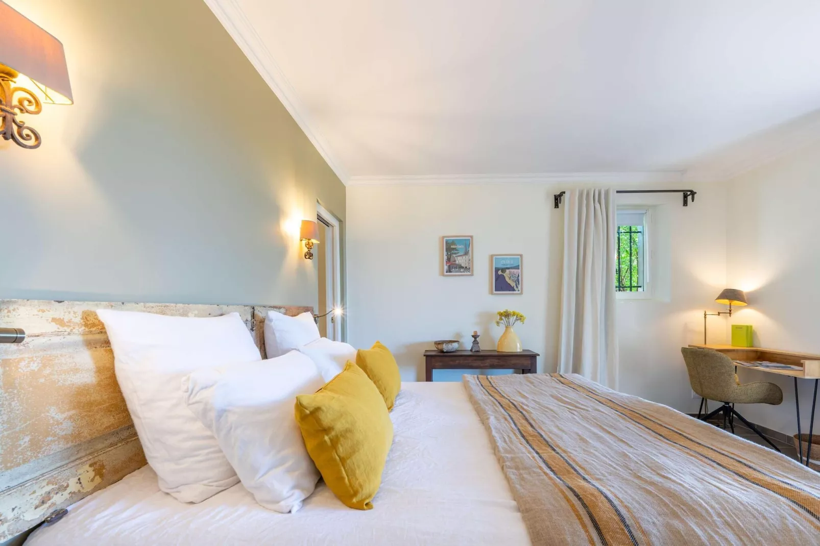 Le Mas Elaïa  votre havre familial avec piscine privée-Chambre