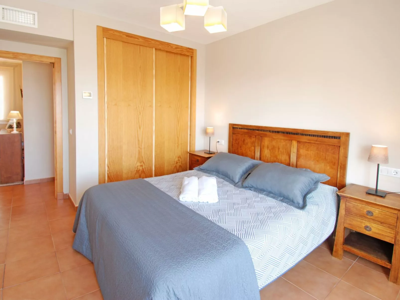 Penthouse, Jacuzzi, Meerblick, BBQ,wifi, AC - Dedans