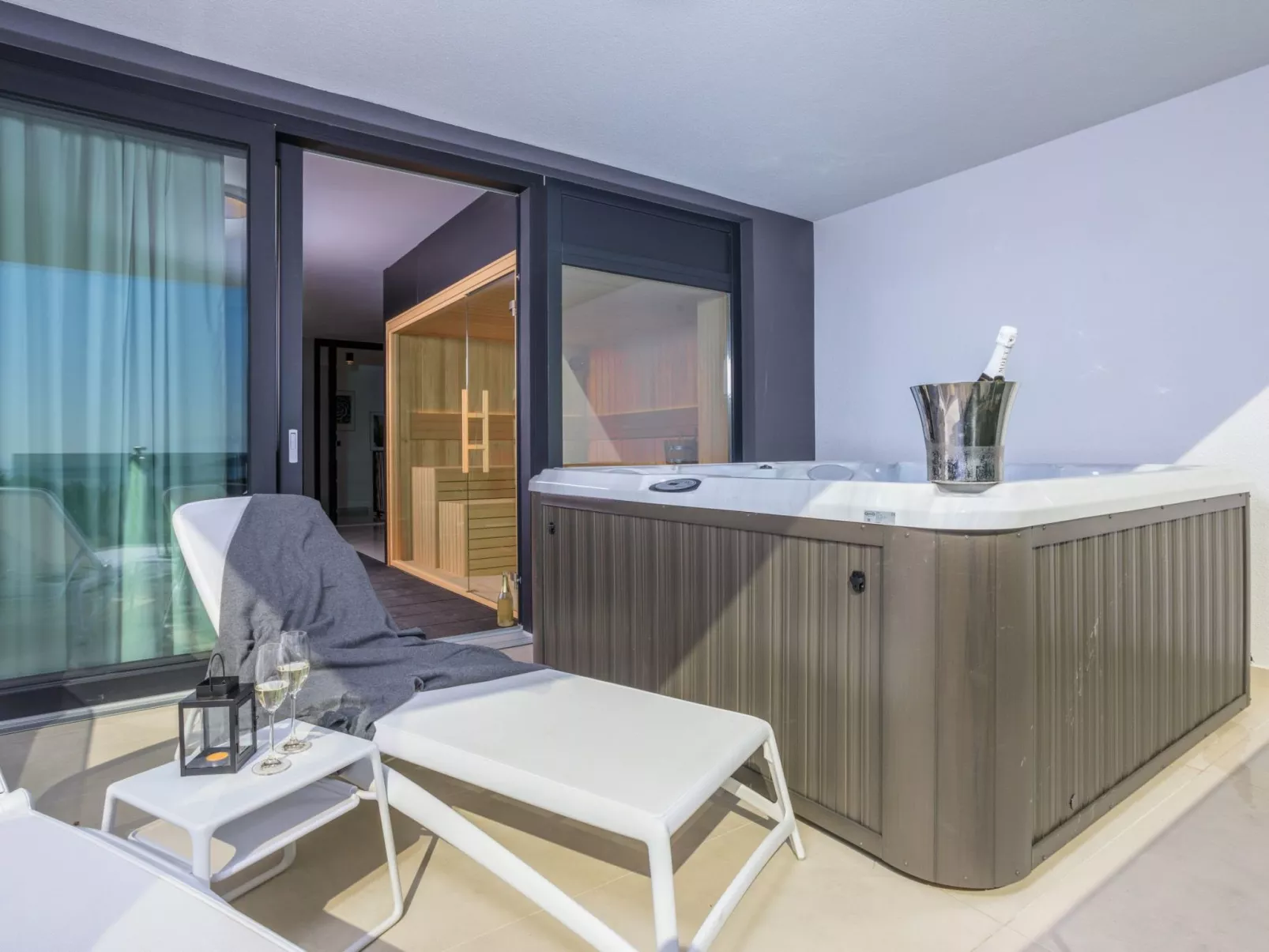 Luxusvilla mit beheiztem Pool in Strandnähe - Image-tags.info