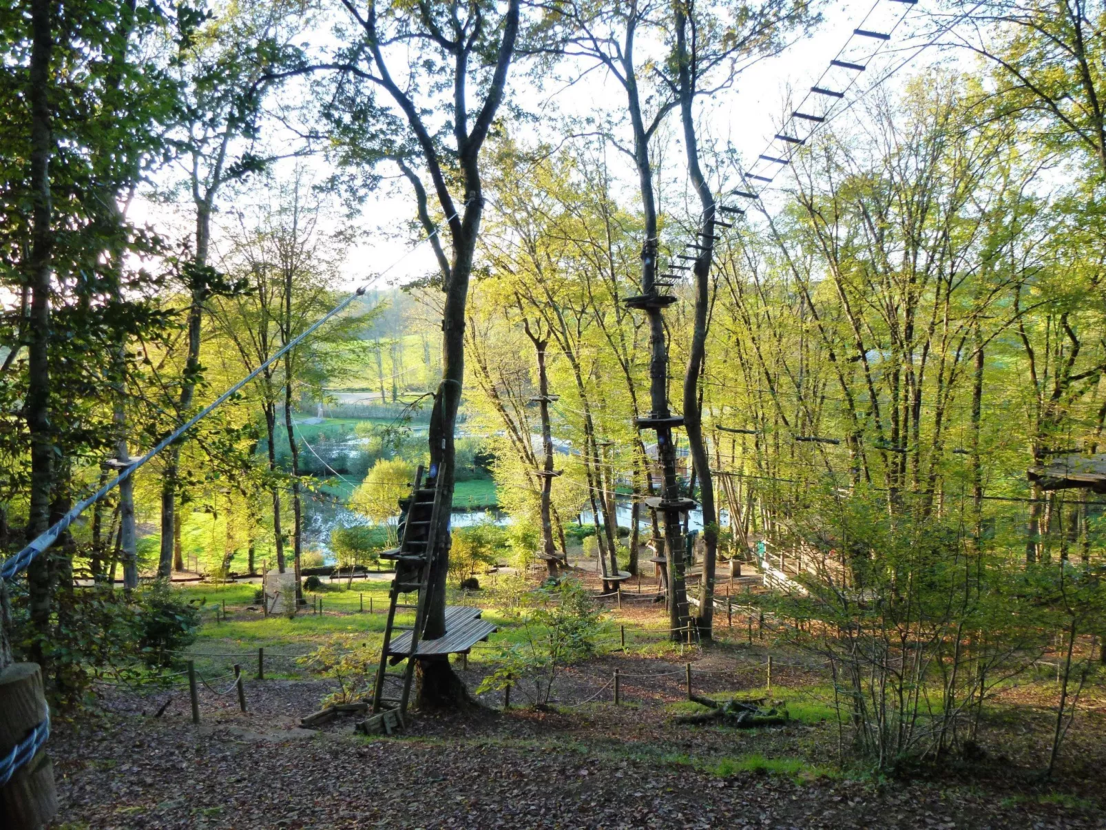 Domaine "Le Fournil" mit Jacuzzi - Dehors