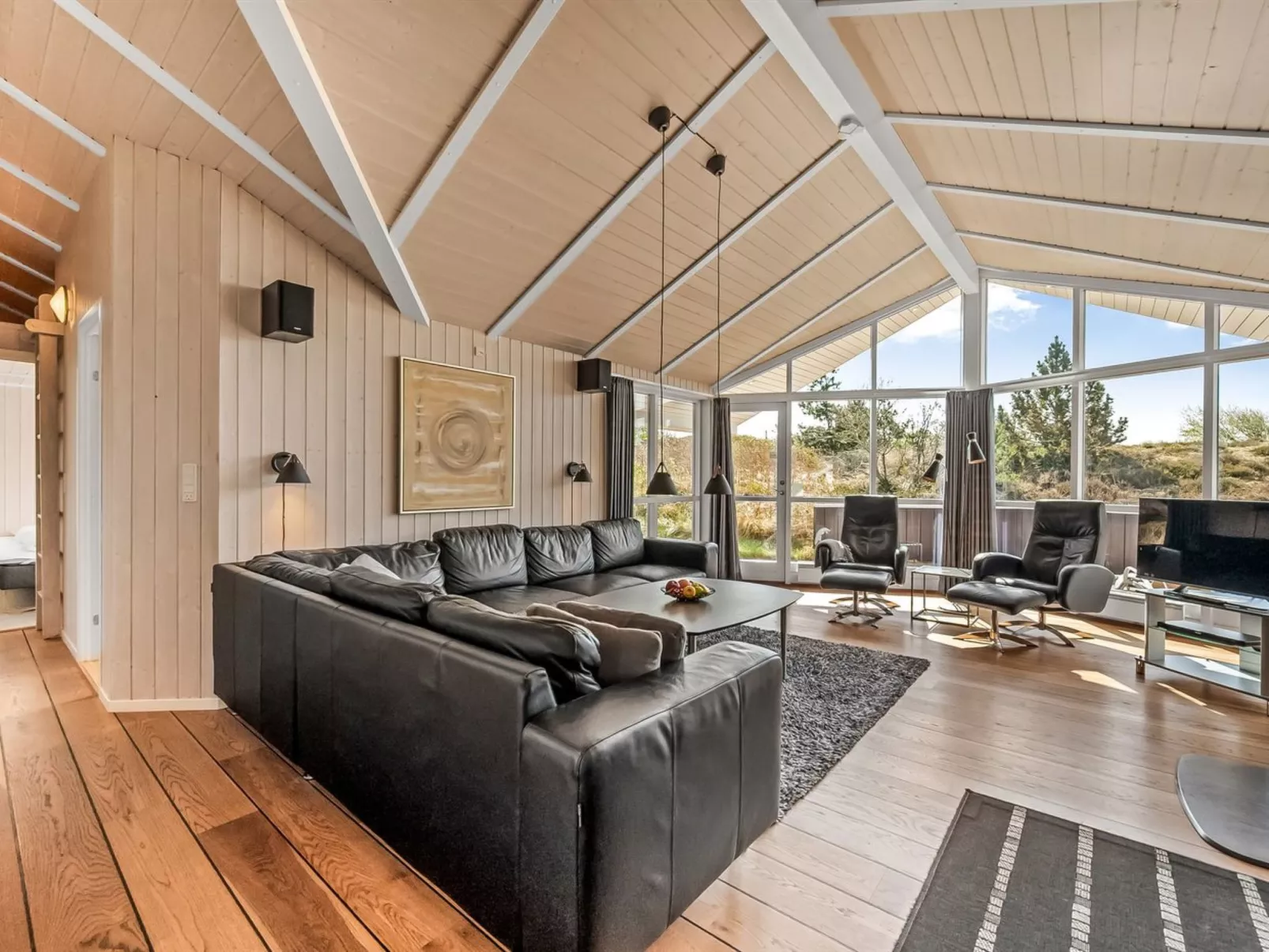 "Arine" - 700m to the fjord - Inside