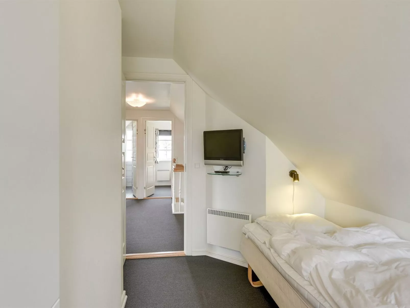 "Benita" - 400m to the fjord-Dedans